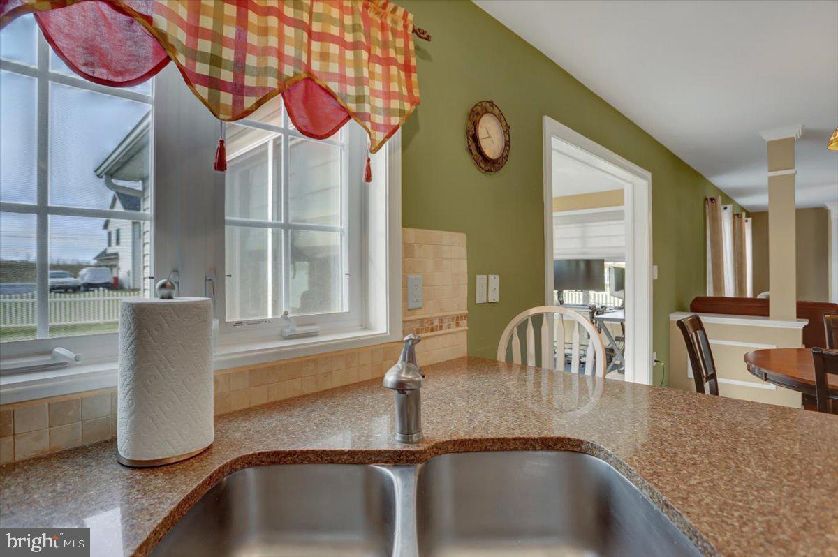 HAMPTON HILLS - Residential