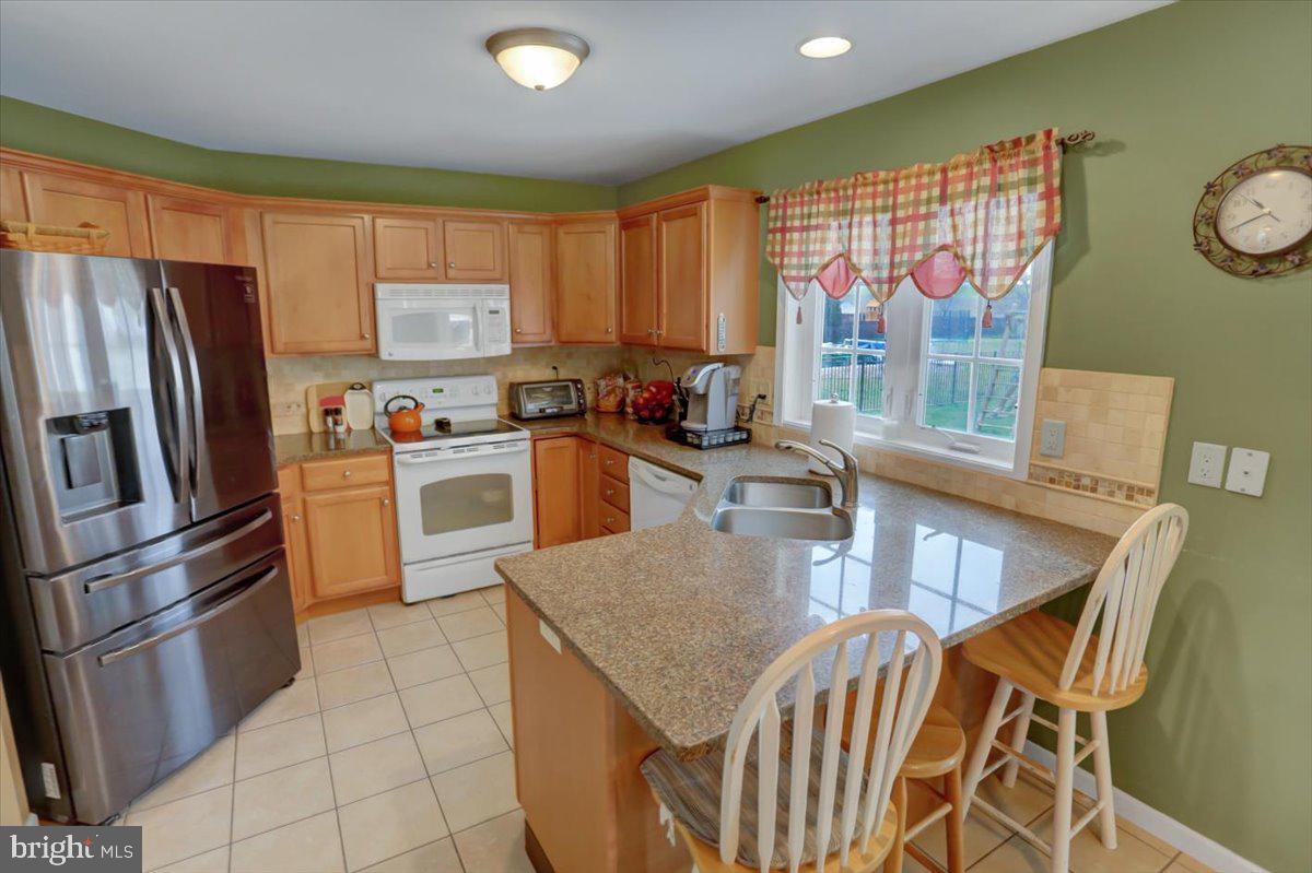 HAMPTON HILLS - Residential
