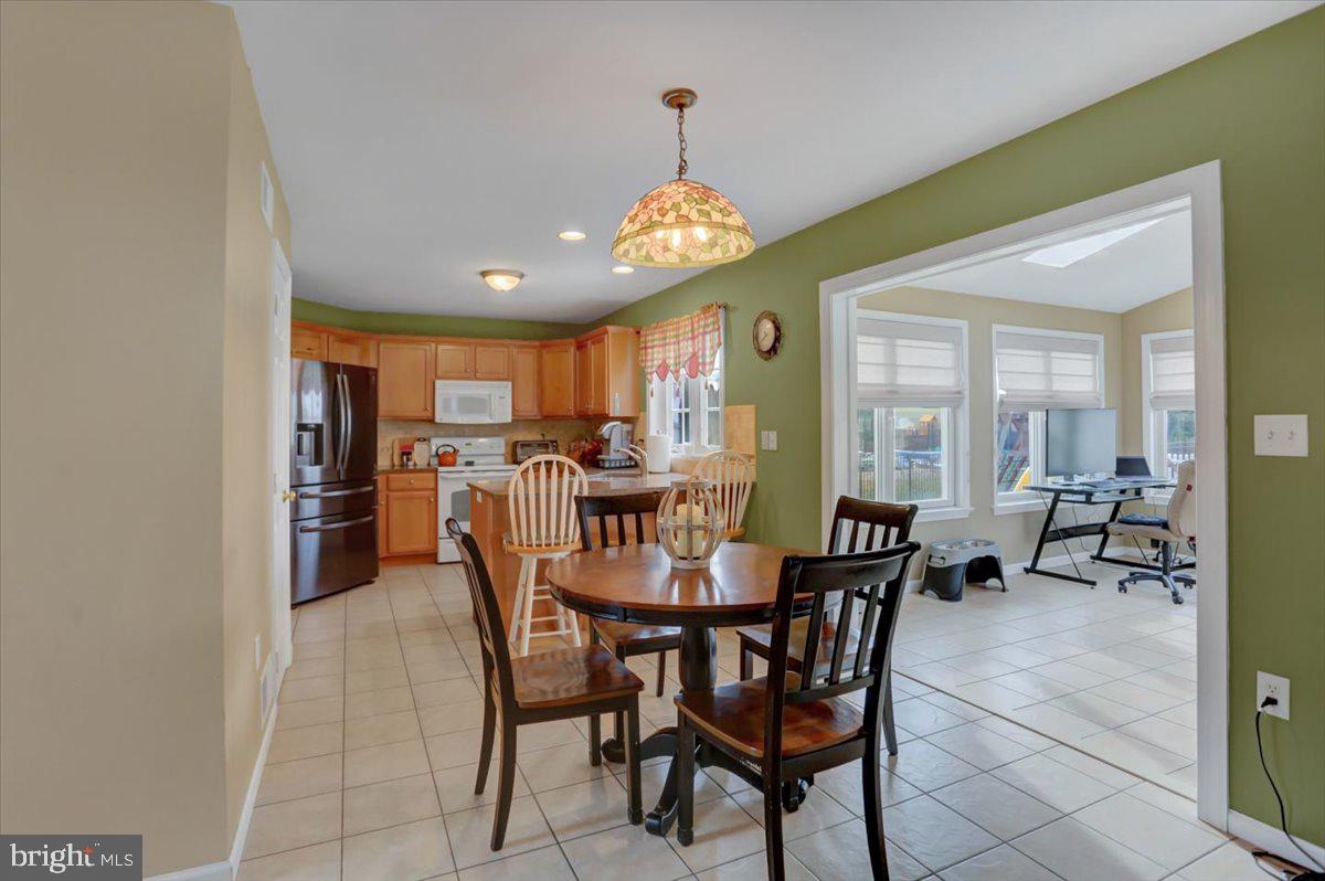 HAMPTON HILLS - Residential