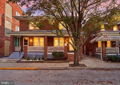 Photo of 1424 Monroe Street, YORK, PA 17404 (MLS # PAYK2114362)