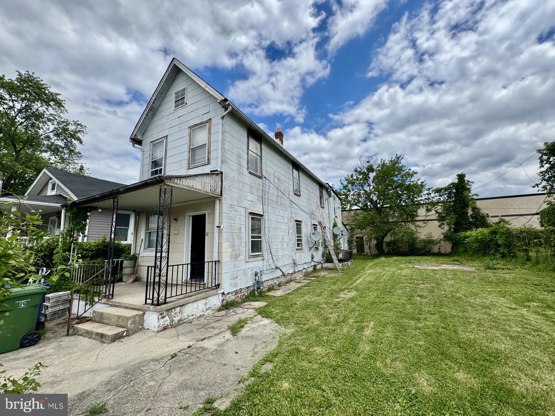 Welcome to 911 North Lehigh Street! Located on I-2
commercial land in East Baltimore, this property has plenty of potential both commercial or
residential. Perfect for investors or contractors. Land can be used for commercial use,
including contractor yard, auto body, parking lot, etc. Building is 2000 sqft and can be
turned into two unit apartments and/or office space. Lot size is 5,050 sqft. Sold As Is. Cash
and Hard money loan offers preferred. Foundation and Structural Certification completed in
August 2024 Comps: 919 N Lehigh St- Sold $220k 909 N Lehigh St- Sold $180k