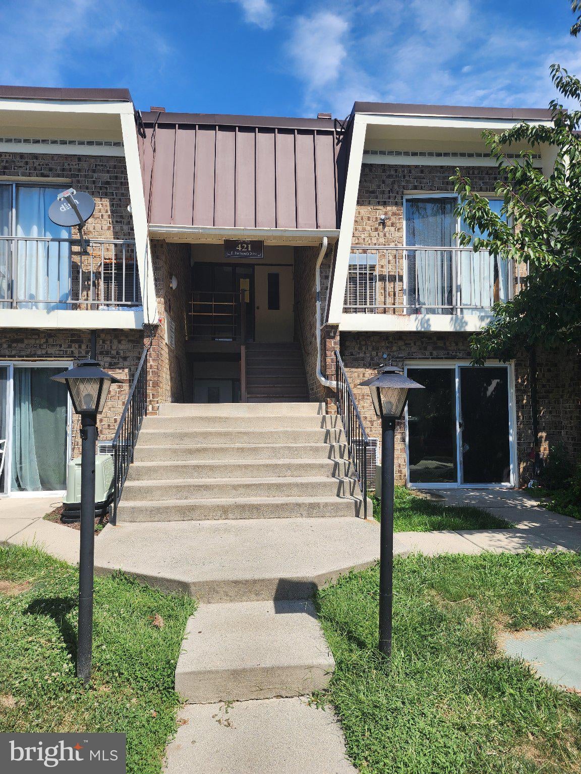 421 DARTMOUTH DRIVE 8