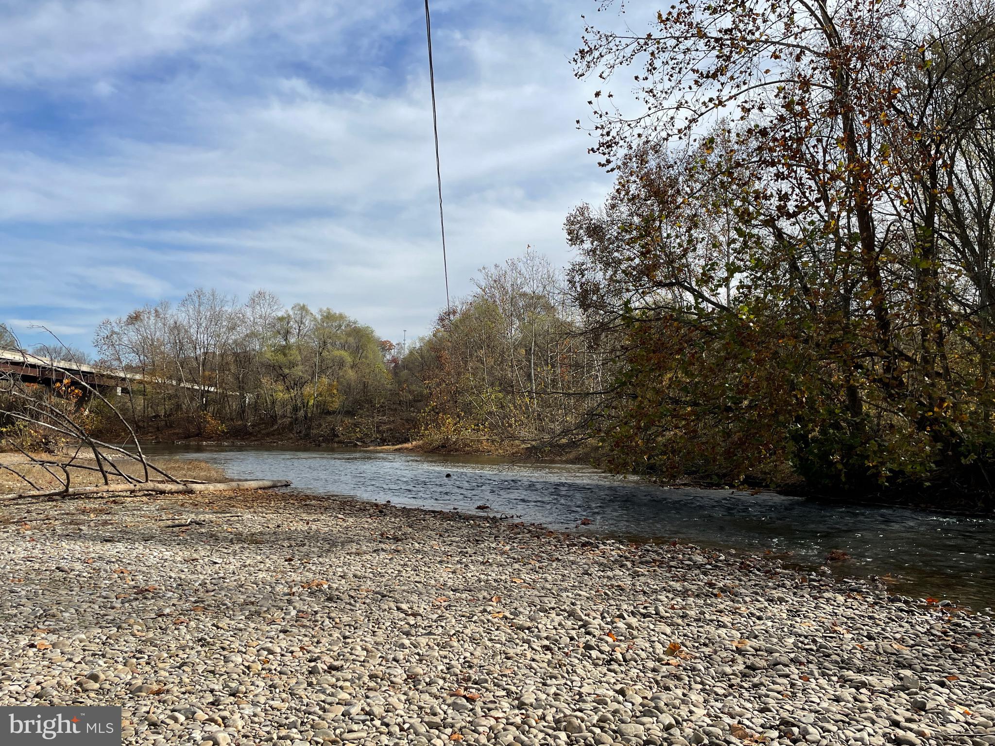 APPLE FIELDS OF HEAVEN - Land