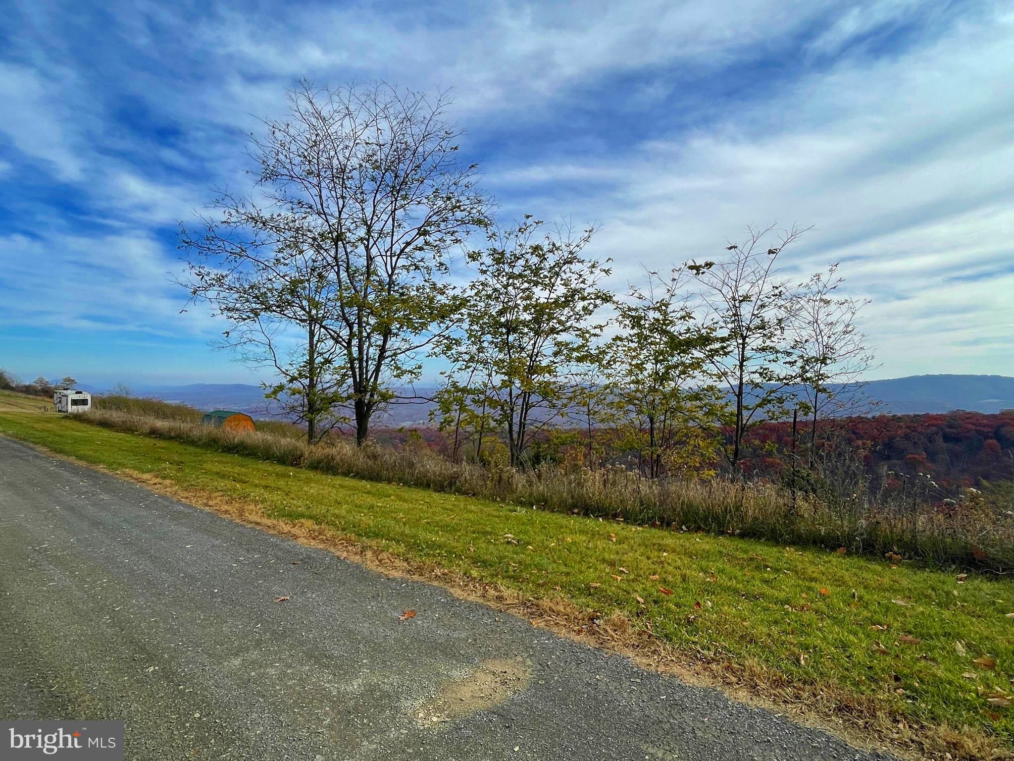 APPLE FIELDS OF HEAVEN - Land