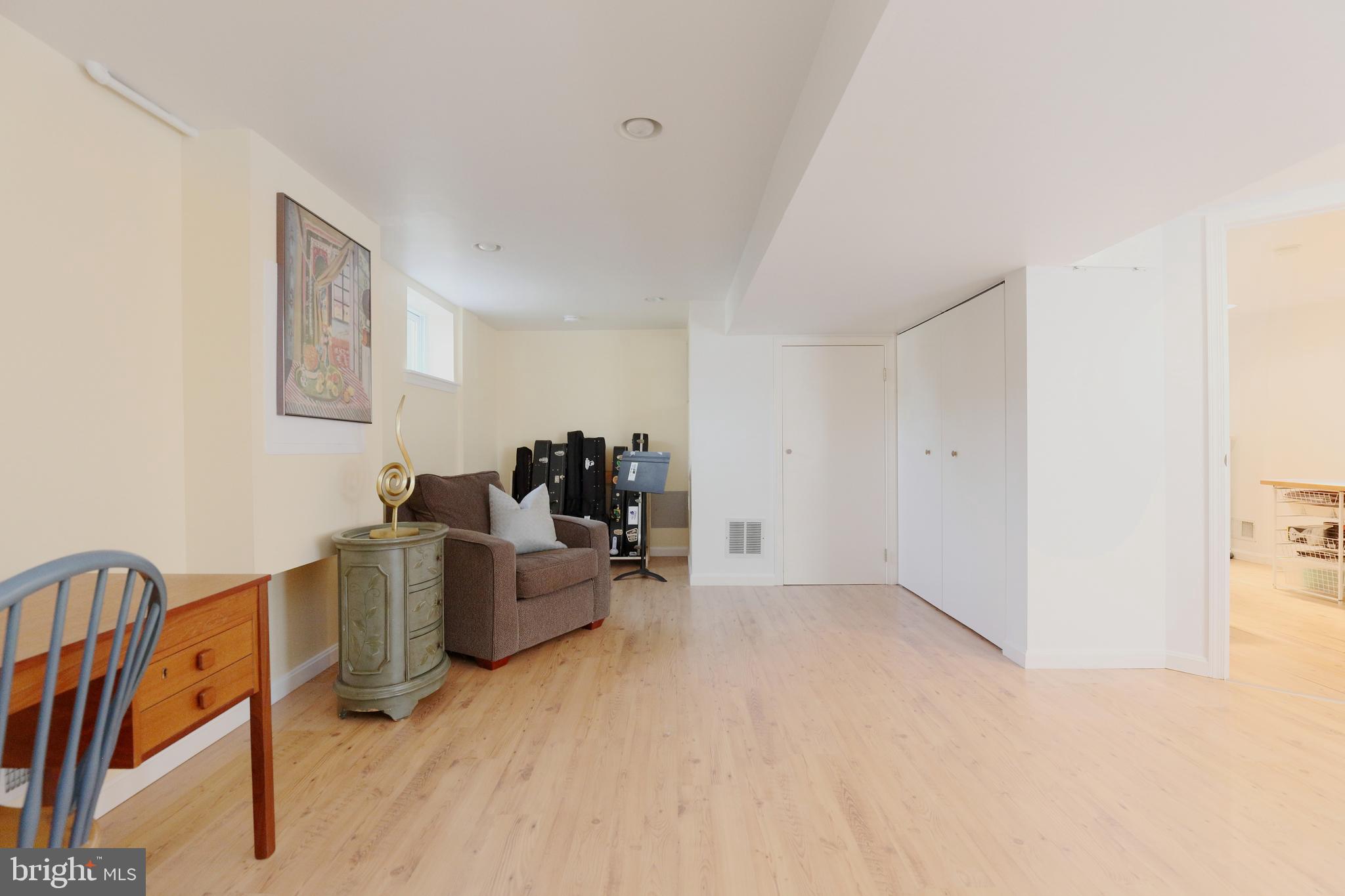 DOUGLAS PARK - Residential