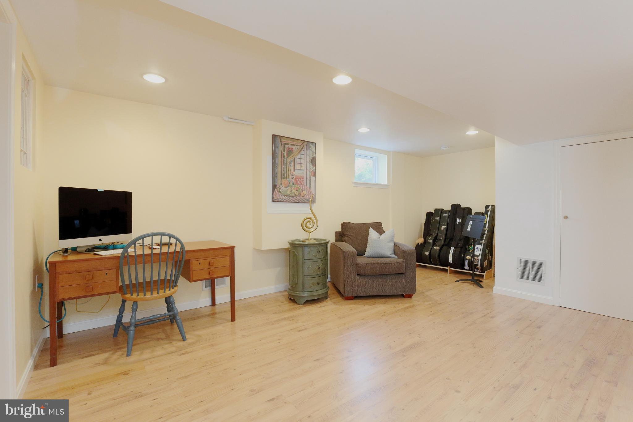 DOUGLAS PARK - Residential