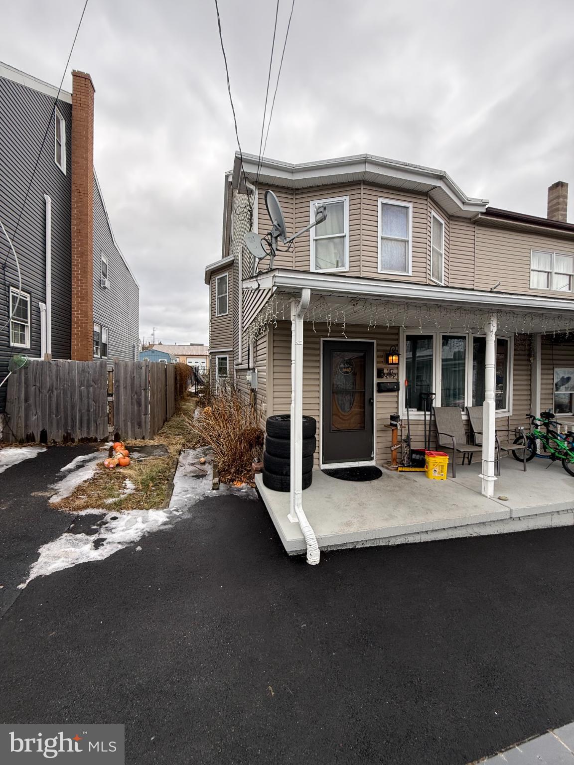 FRACKVILLE - Residential