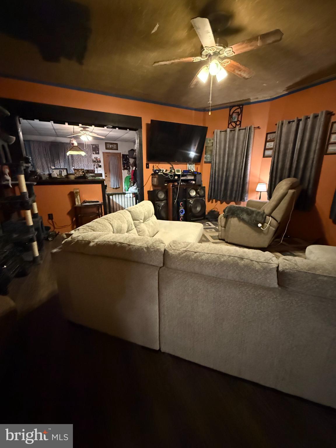 FRACKVILLE - Residential