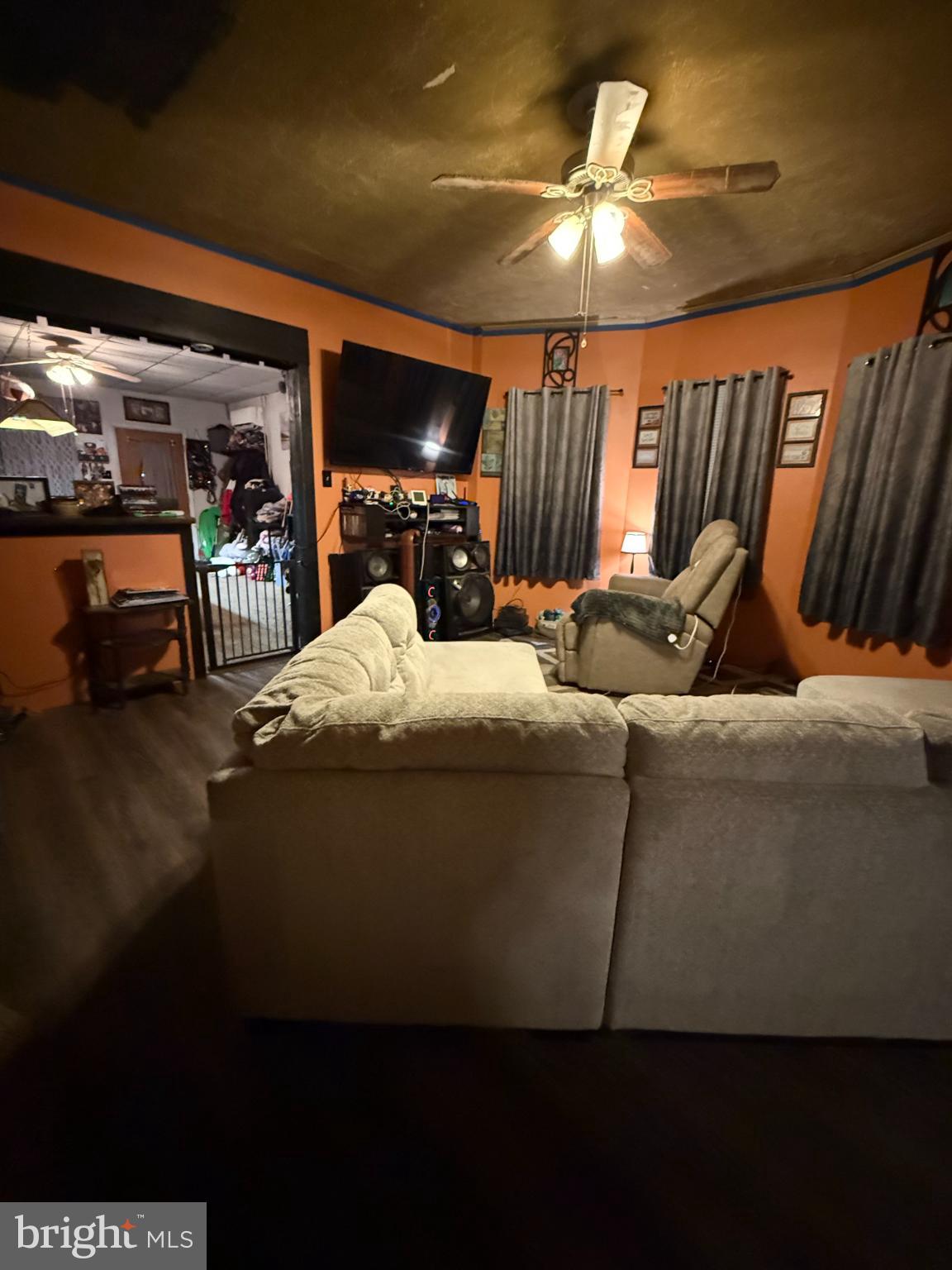 FRACKVILLE - Residential