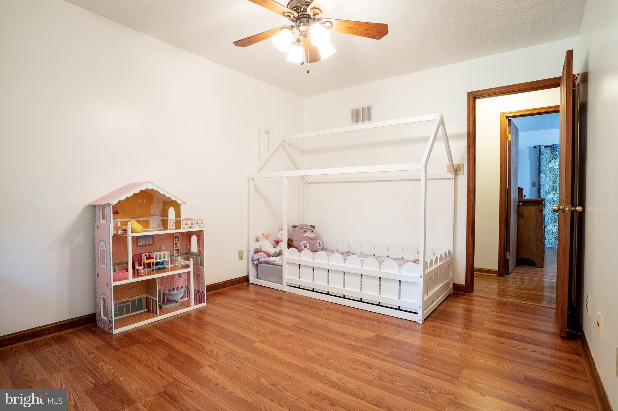 BULL RUN MOUNTAIN ESTATE - Residential