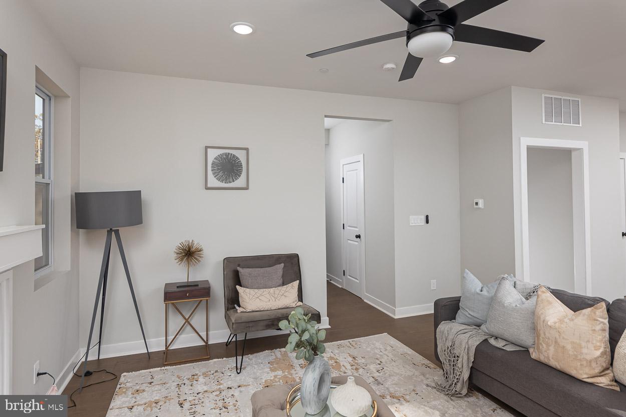 BRIGHTON - Residential