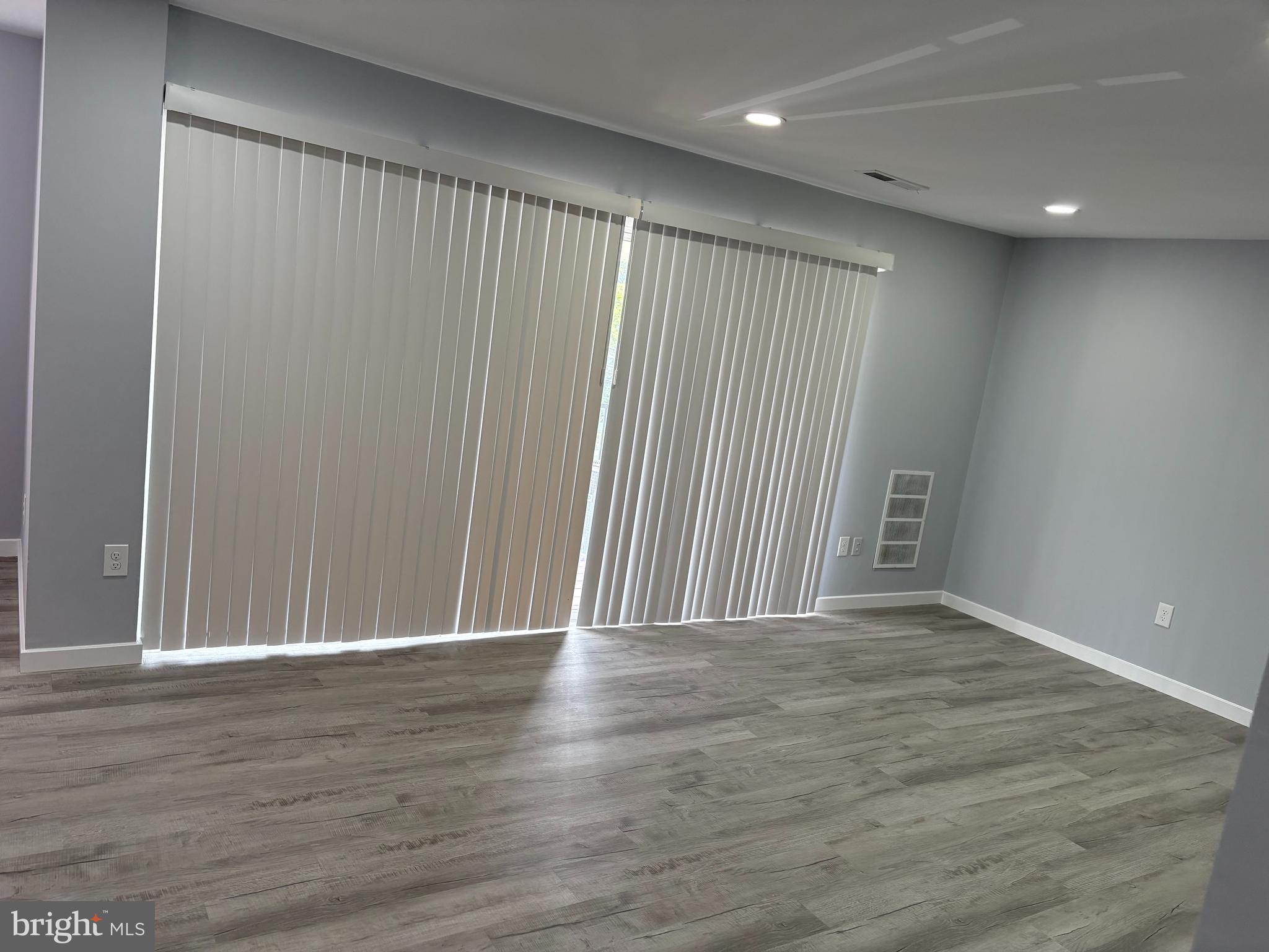 CARROLLAN GARDENS - Residential Lease