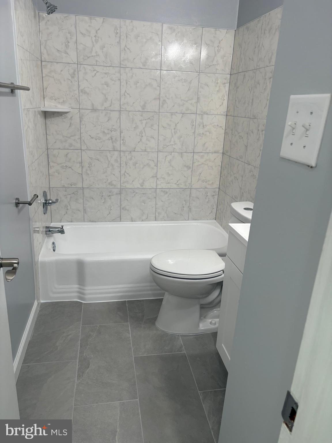 CARROLLAN GARDENS - Residential Lease