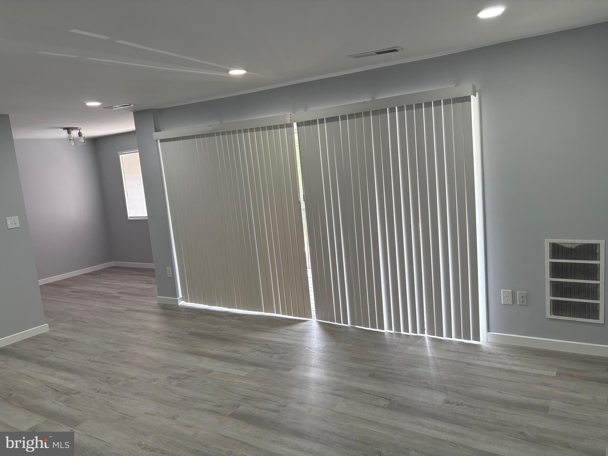 CARROLLAN GARDENS - Residential Lease