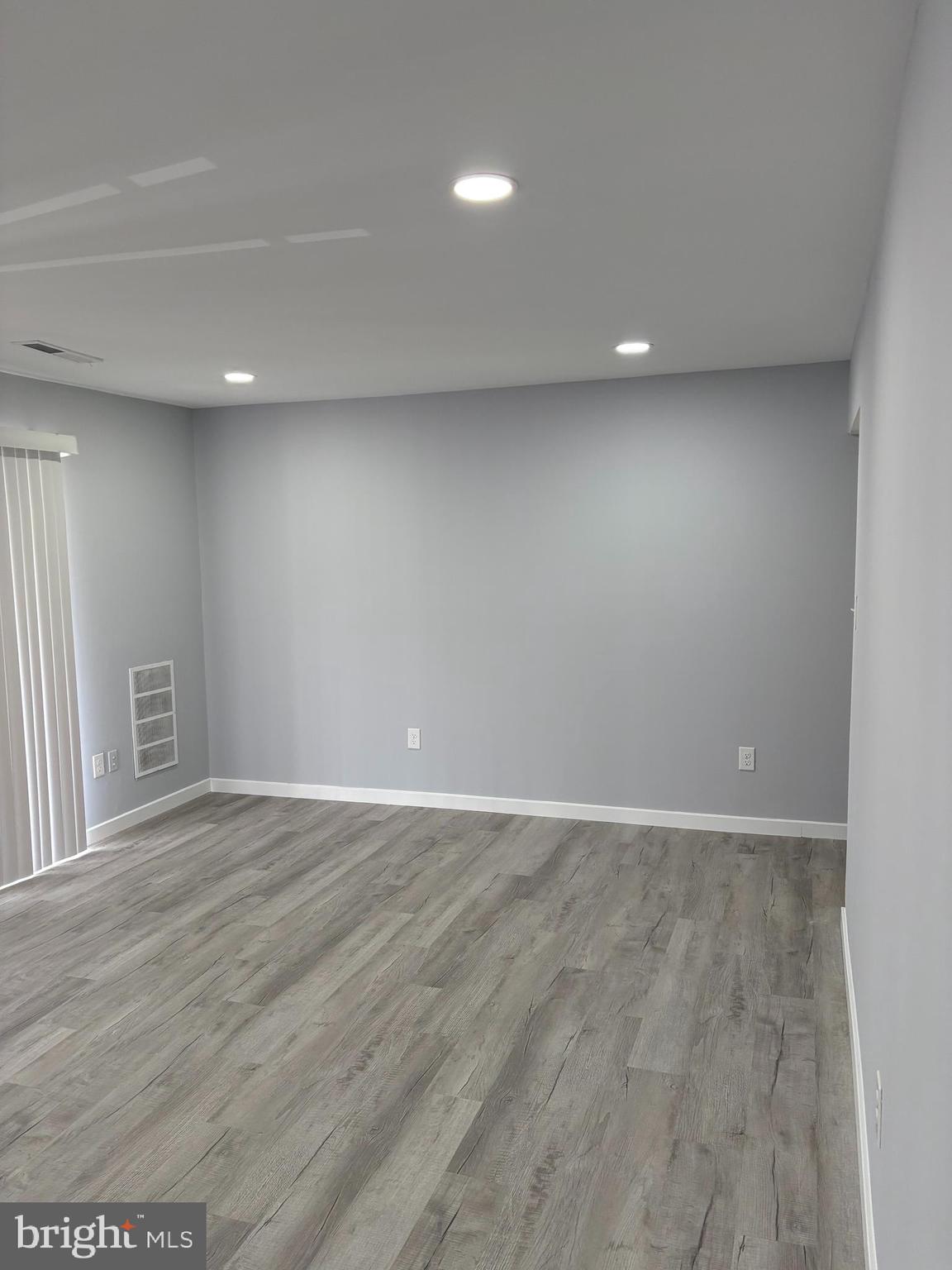 CARROLLAN GARDENS - Residential Lease