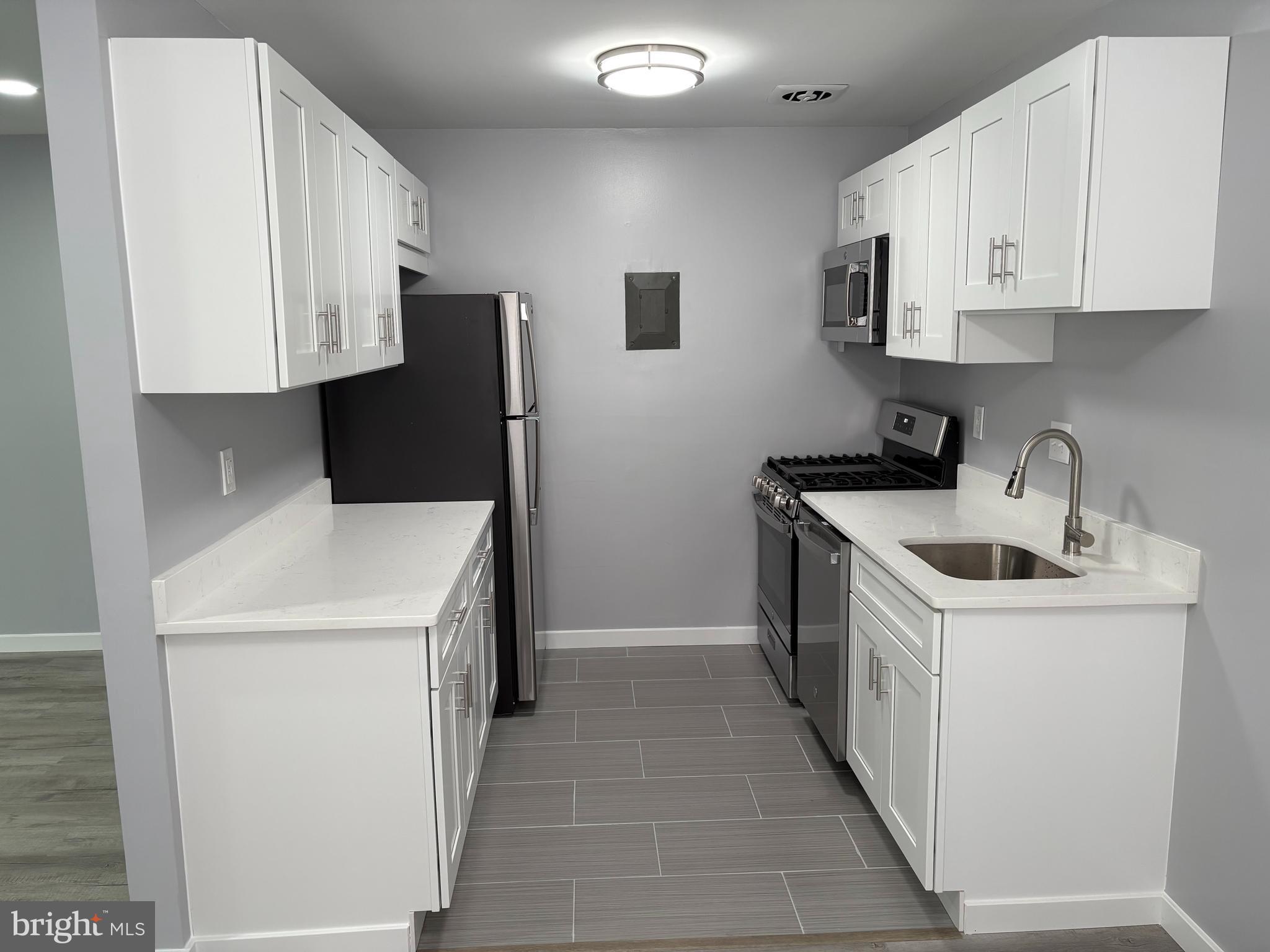 CARROLLAN GARDENS - Residential Lease