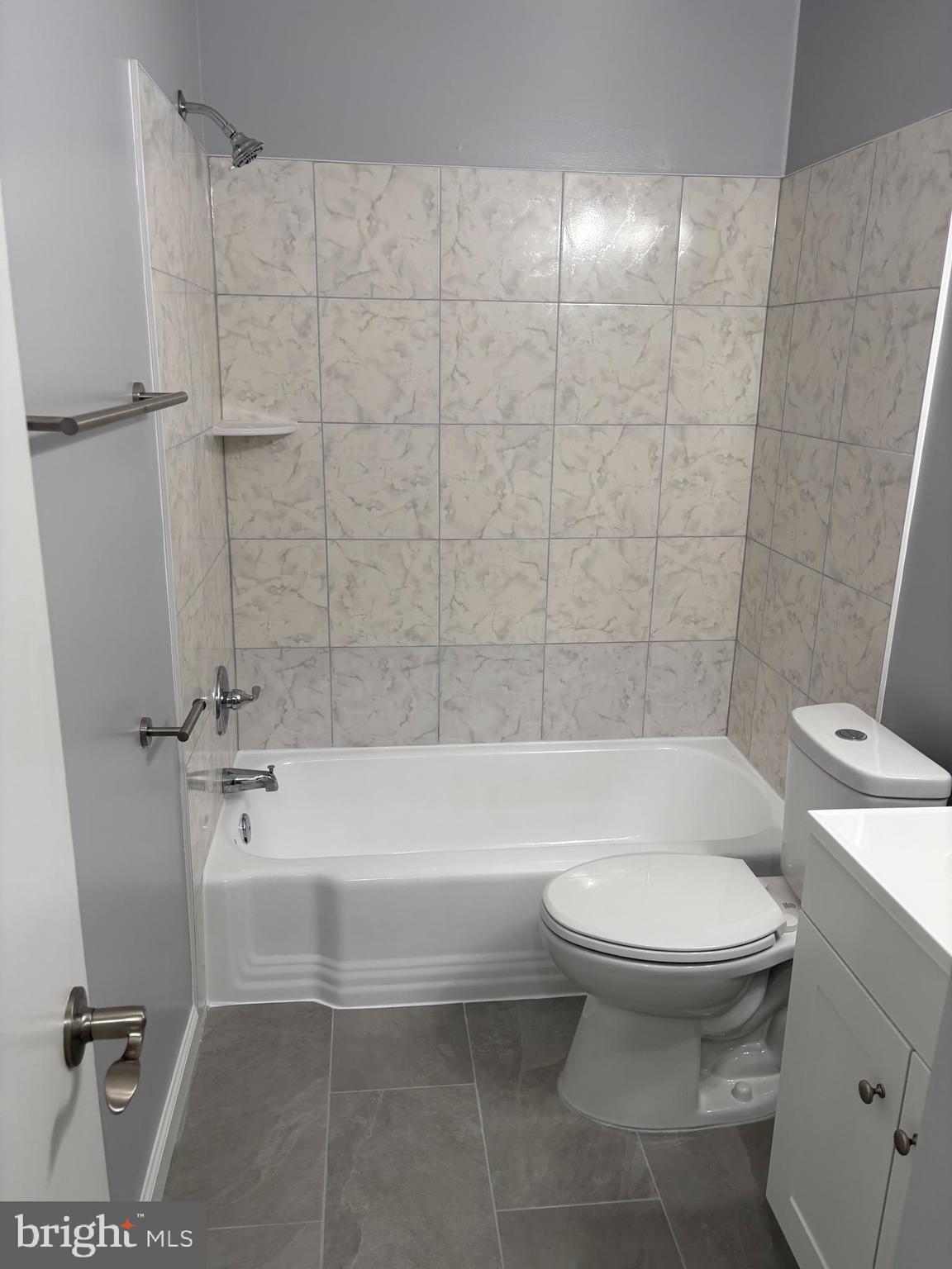 CARROLLAN GARDENS - Residential Lease