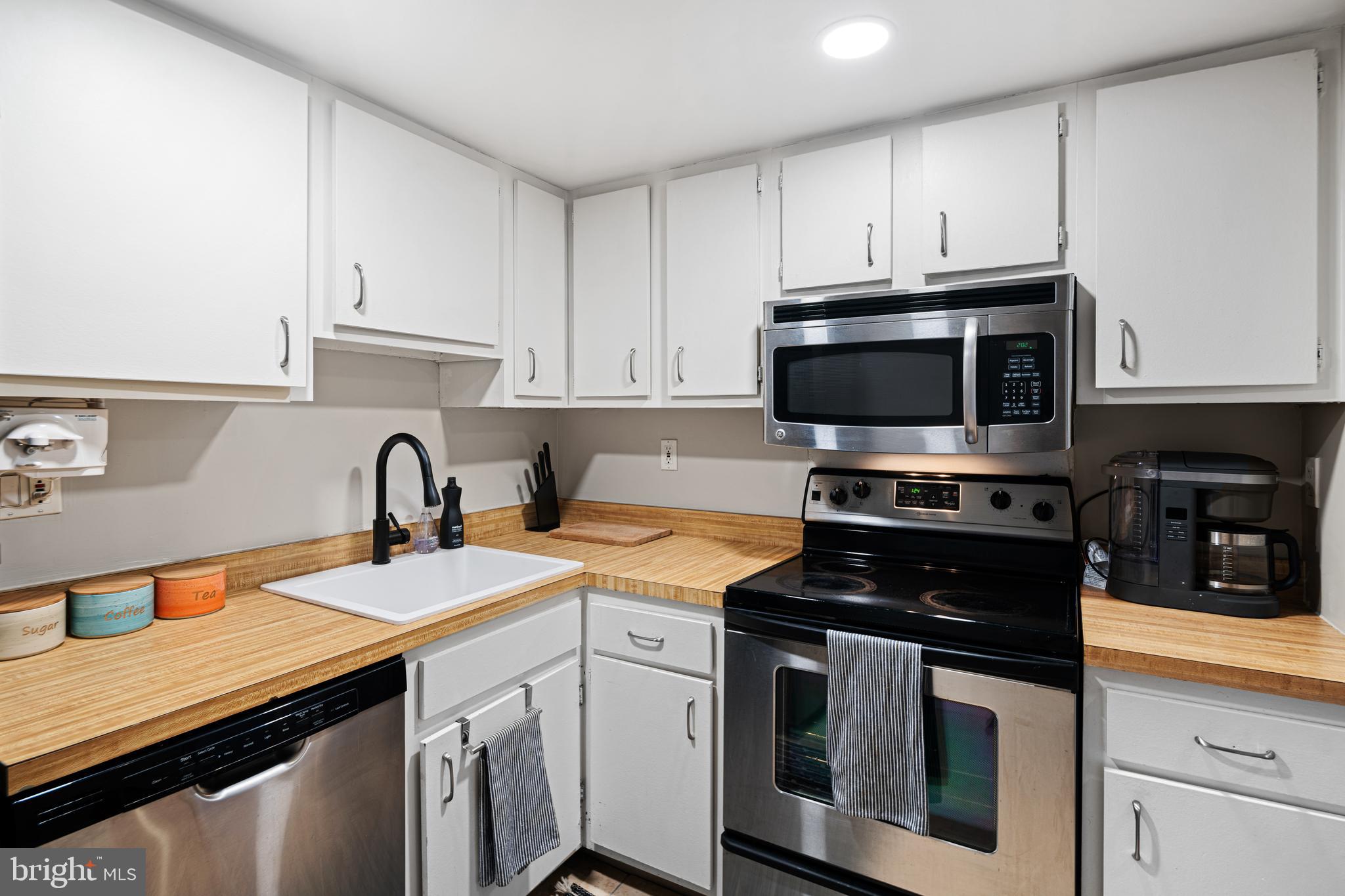 ART MUSEUM AREA - Residential Lease