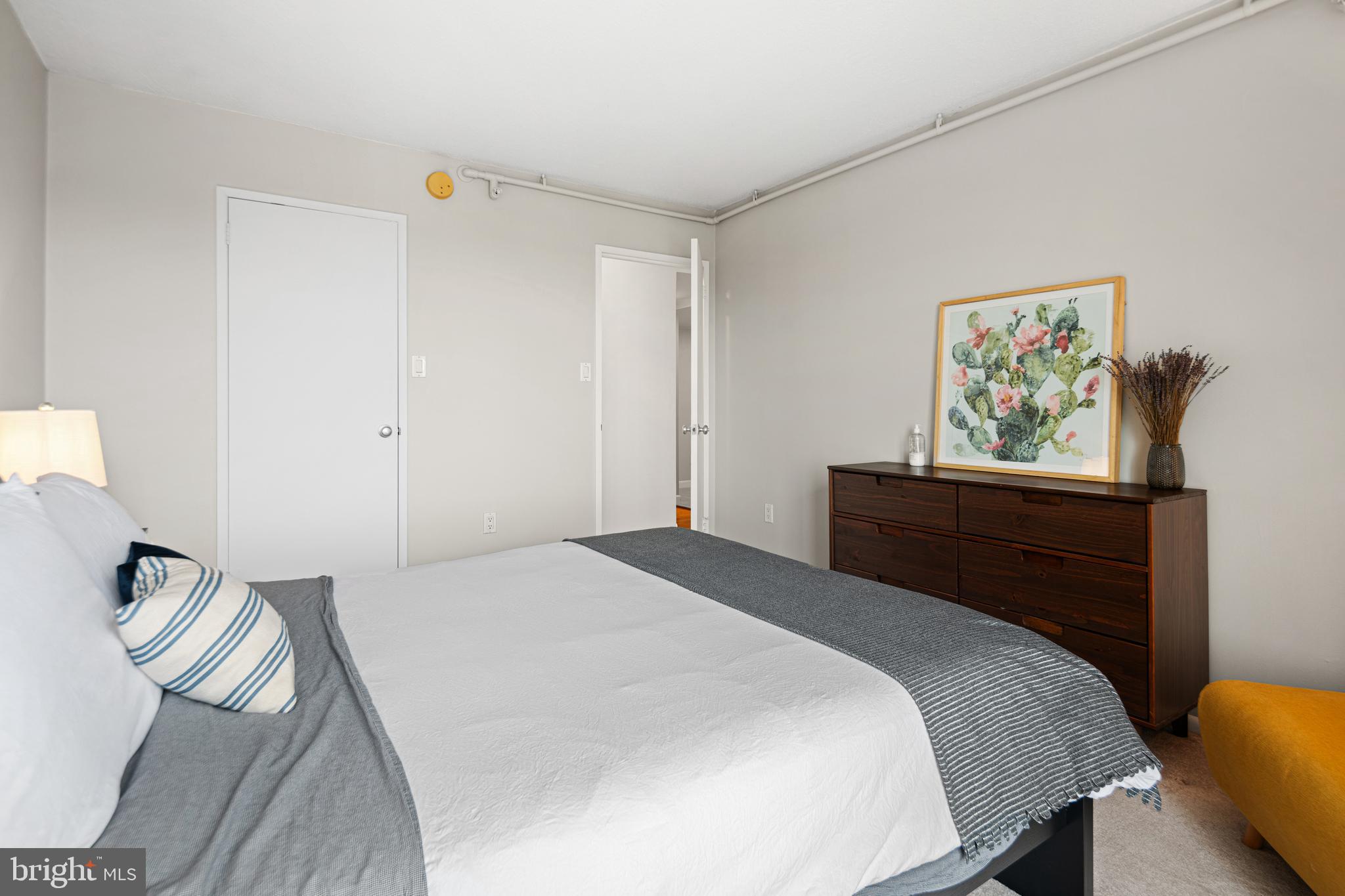 ART MUSEUM AREA - Residential Lease