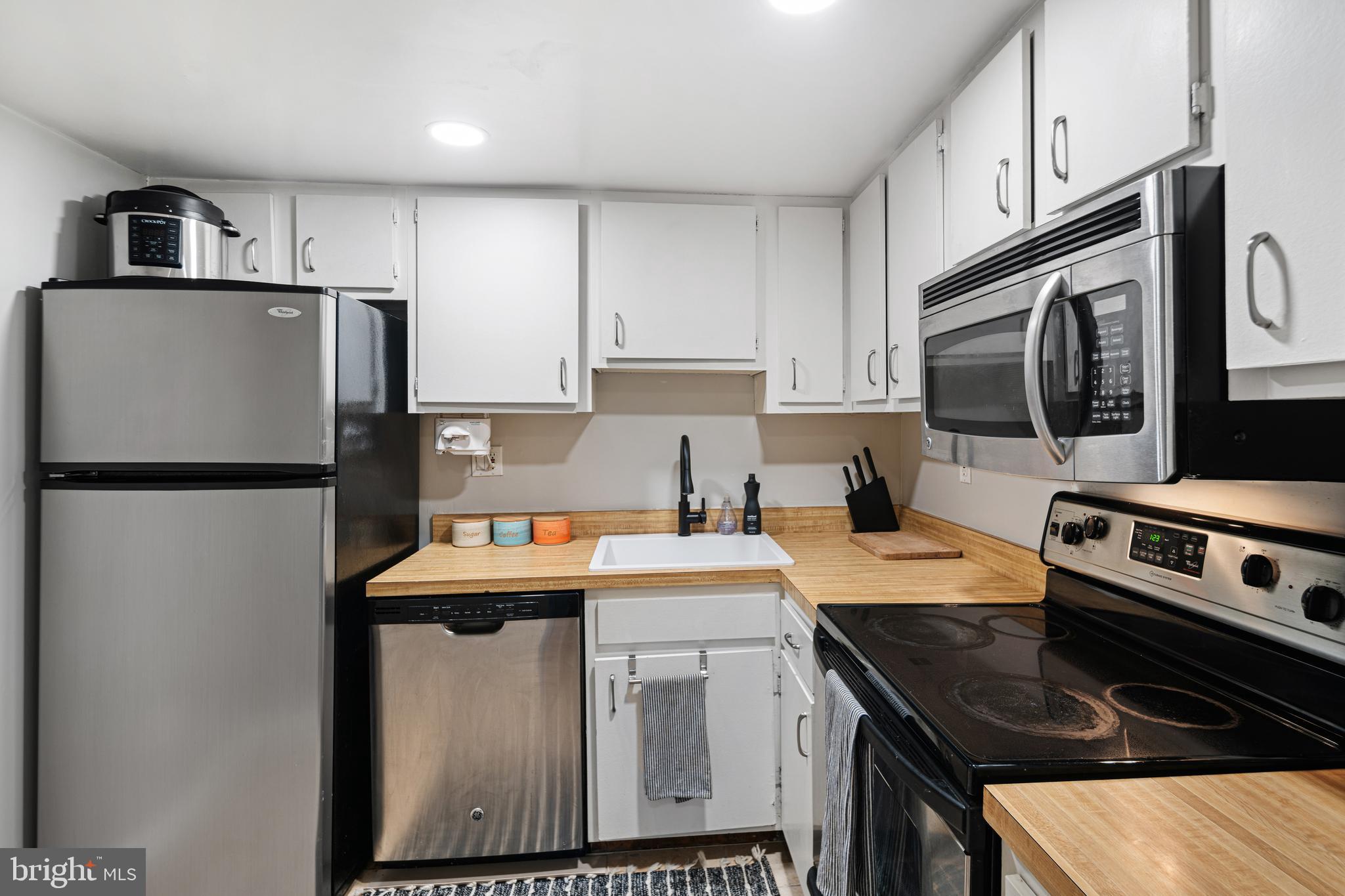 ART MUSEUM AREA - Residential Lease