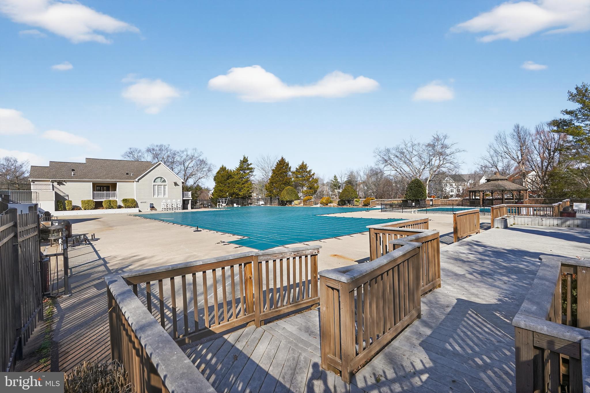 SULLY STATION - Residential