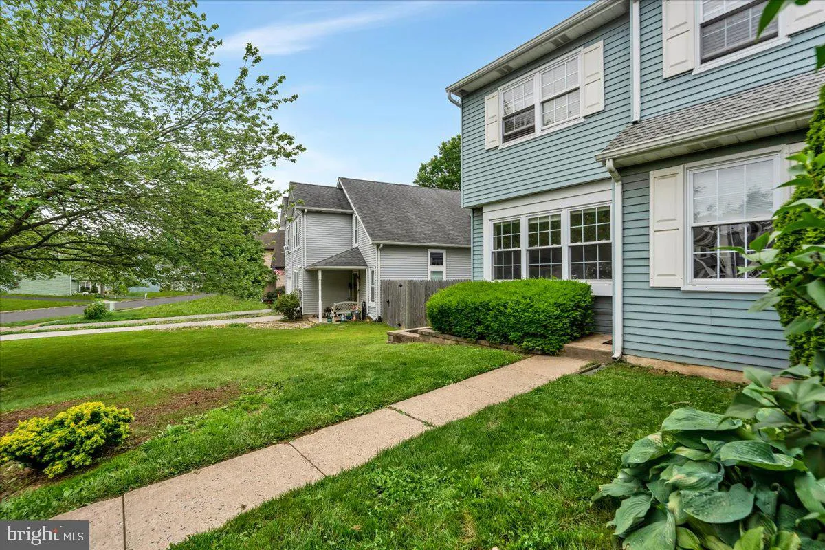 Horsham, Pennsylvania 19044, United States, 3 Bedrooms Bedrooms, ,2 BathroomsBathrooms,Residential,Pending,149113