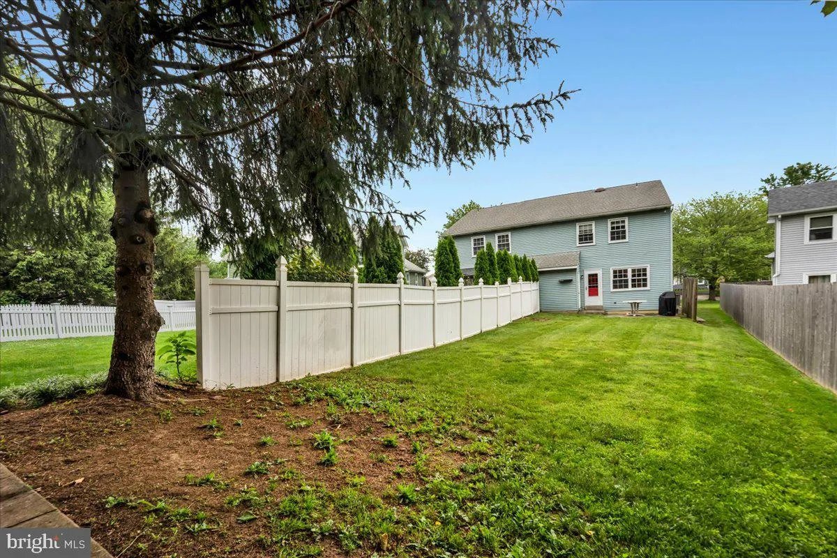 Horsham, Pennsylvania 19044, United States, 3 Bedrooms Bedrooms, ,2 BathroomsBathrooms,Residential,Pending,149113