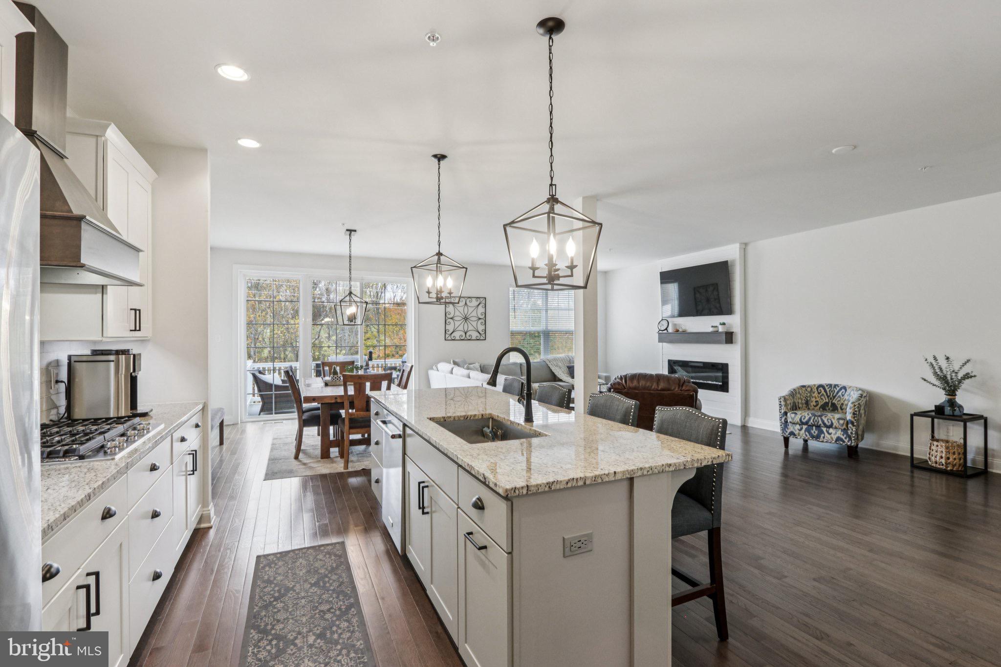 BROOKFIELD - Residential