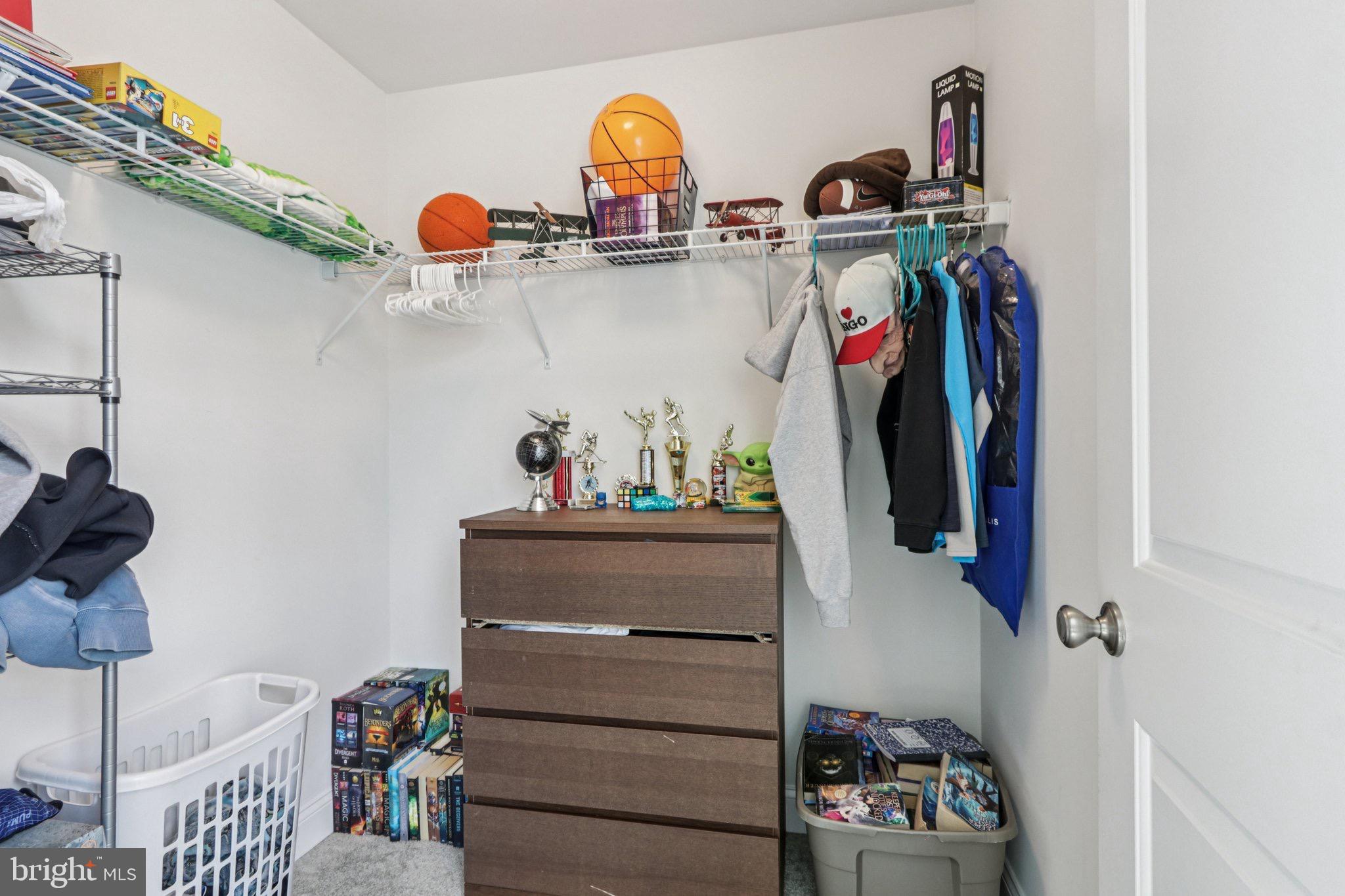 BROOKFIELD - Residential