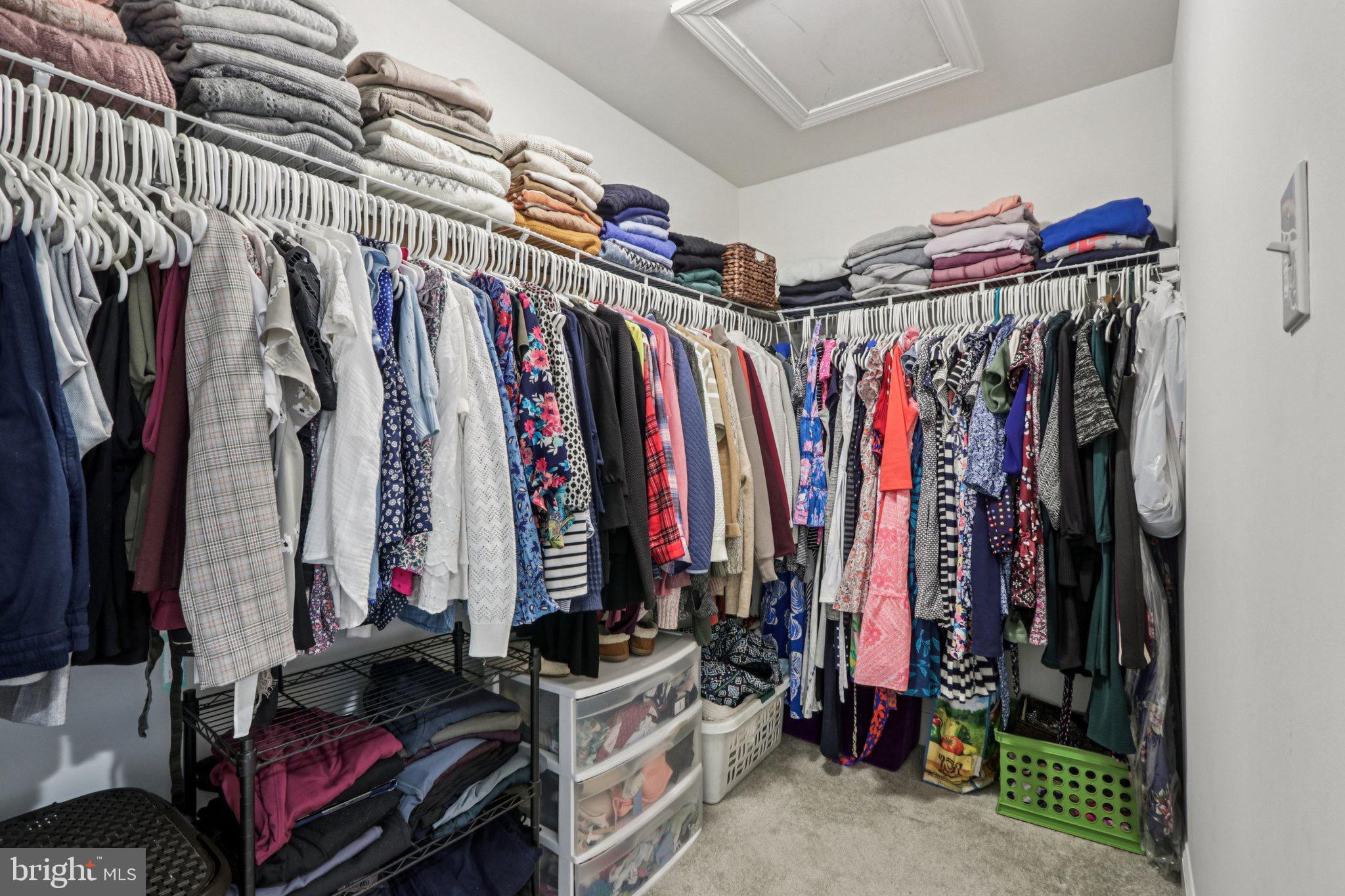 BROOKFIELD - Residential