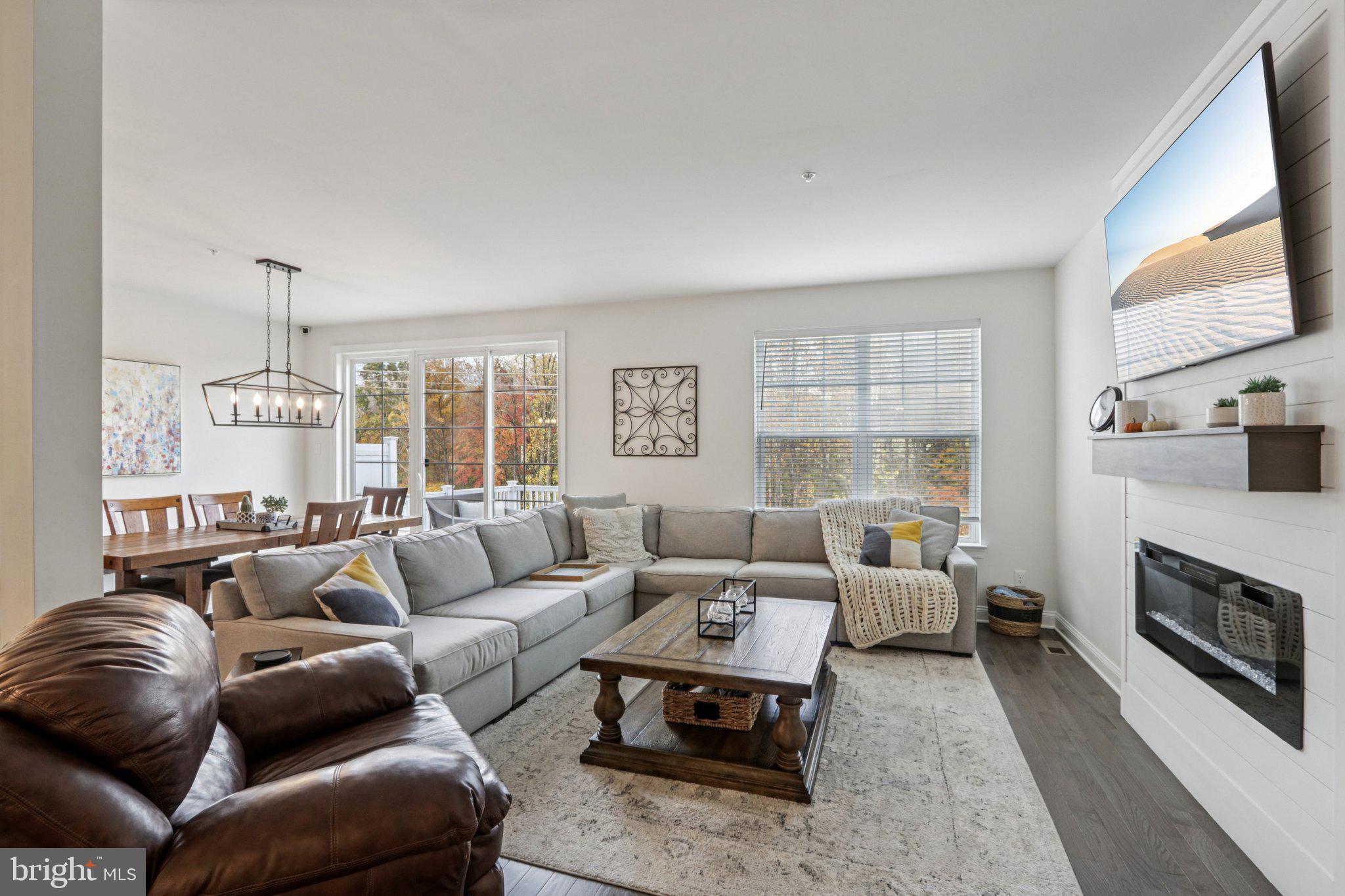 BROOKFIELD - Residential