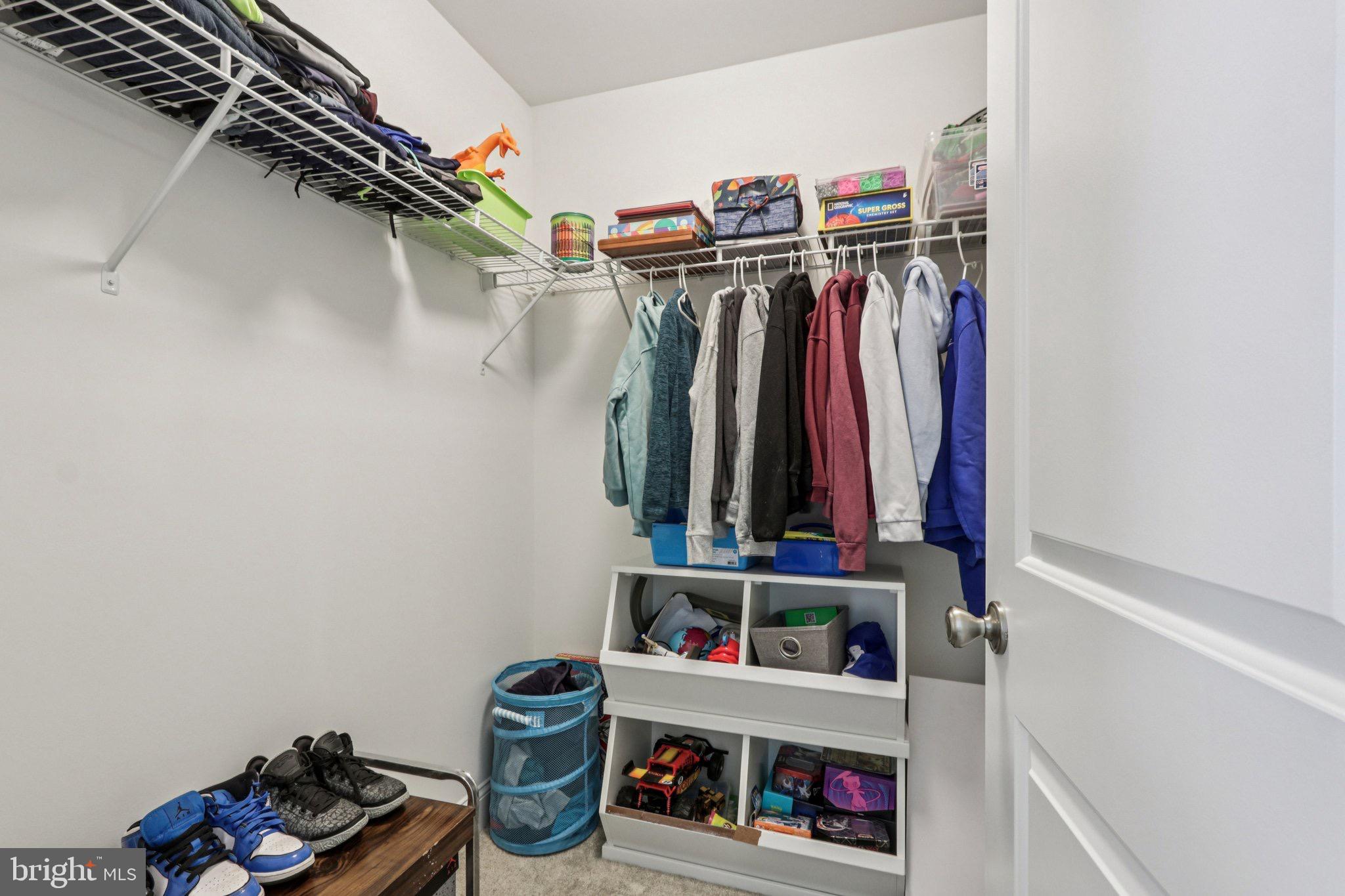 BROOKFIELD - Residential