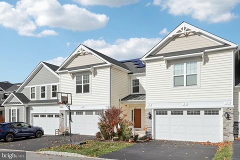 Photo of 48 Hunters Lane, GLEN MILLS, PA 19342 (MLS # PADE2103084)