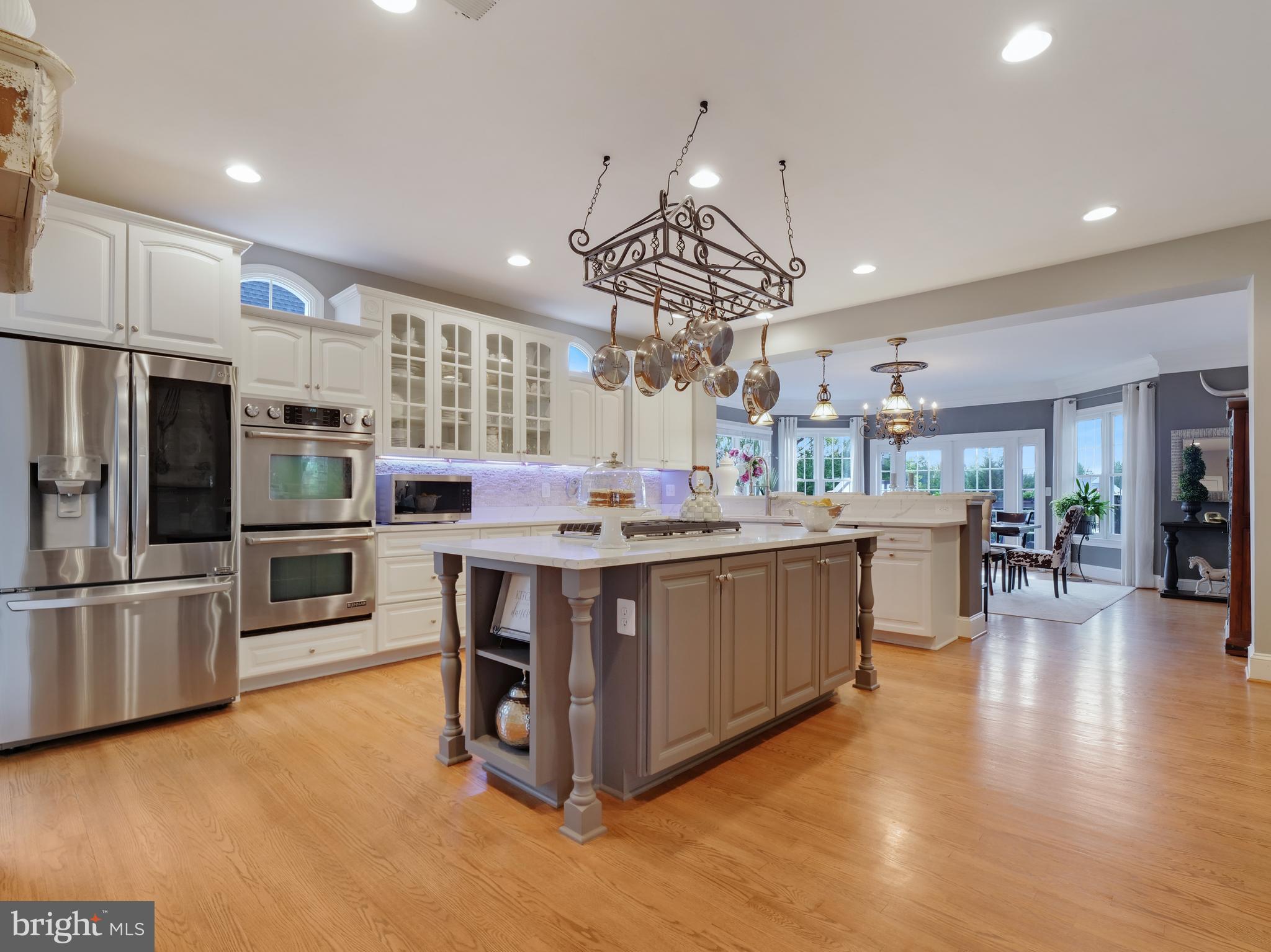 VILLAGE OF WAXPOOL - Residential