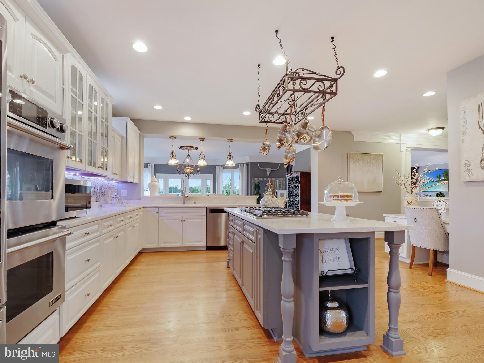 VILLAGE OF WAXPOOL - Residential