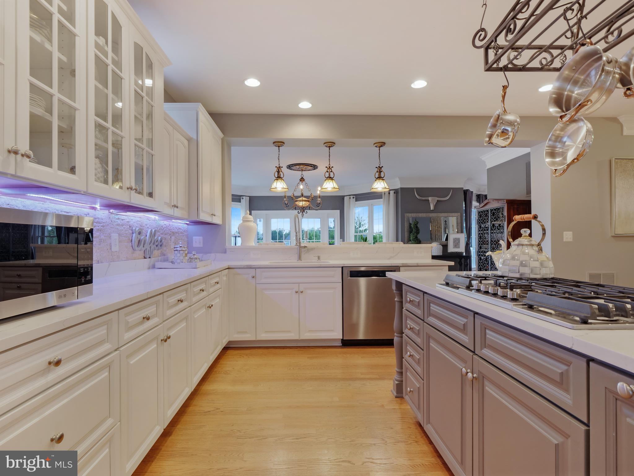 VILLAGE OF WAXPOOL - Residential