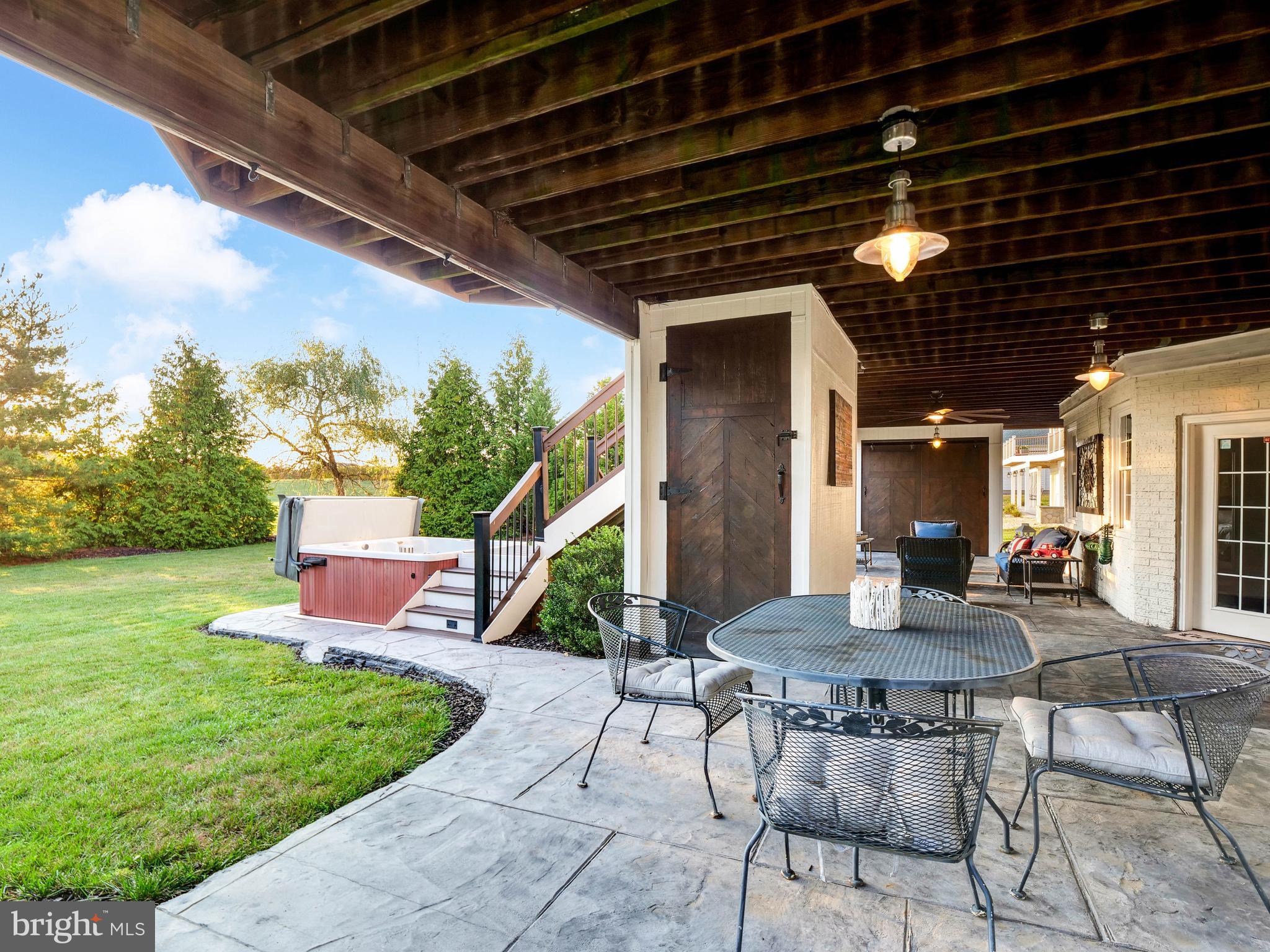 VILLAGE OF WAXPOOL - Residential