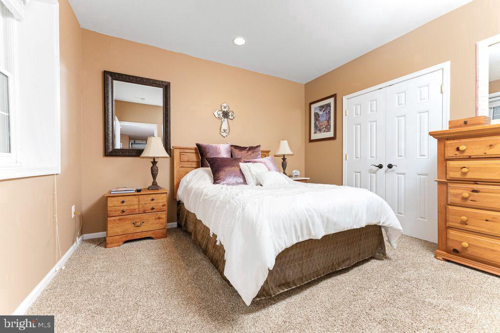 VILLAGE OF WAXPOOL - Residential