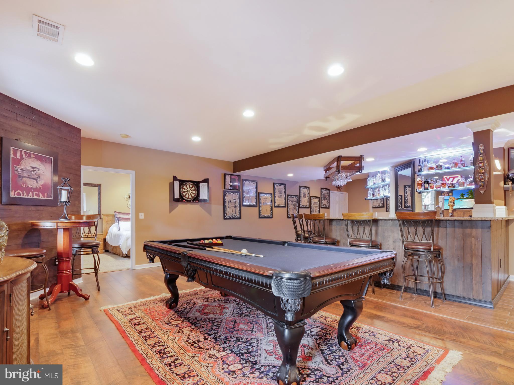 VILLAGE OF WAXPOOL - Residential