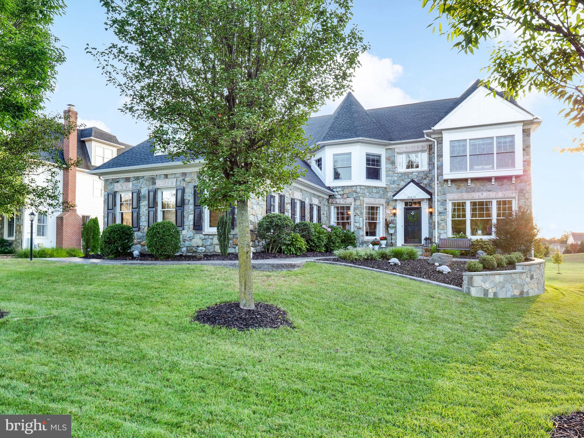 VILLAGE OF WAXPOOL - Residential