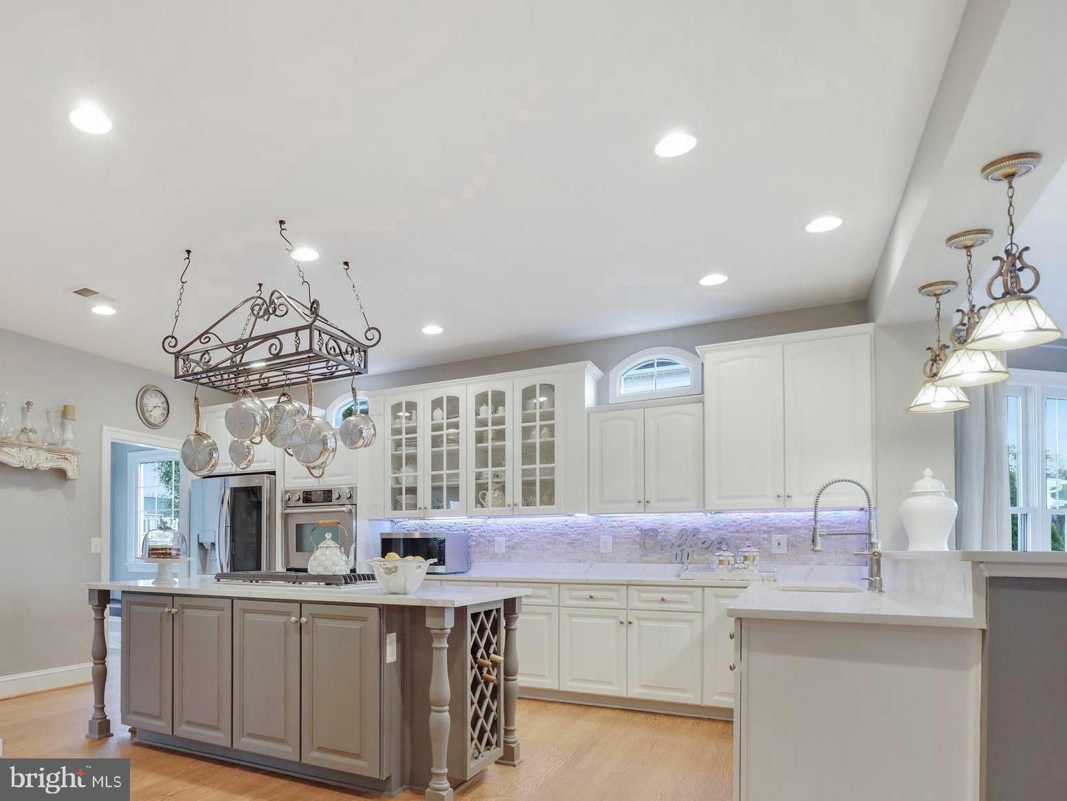 VILLAGE OF WAXPOOL - Residential