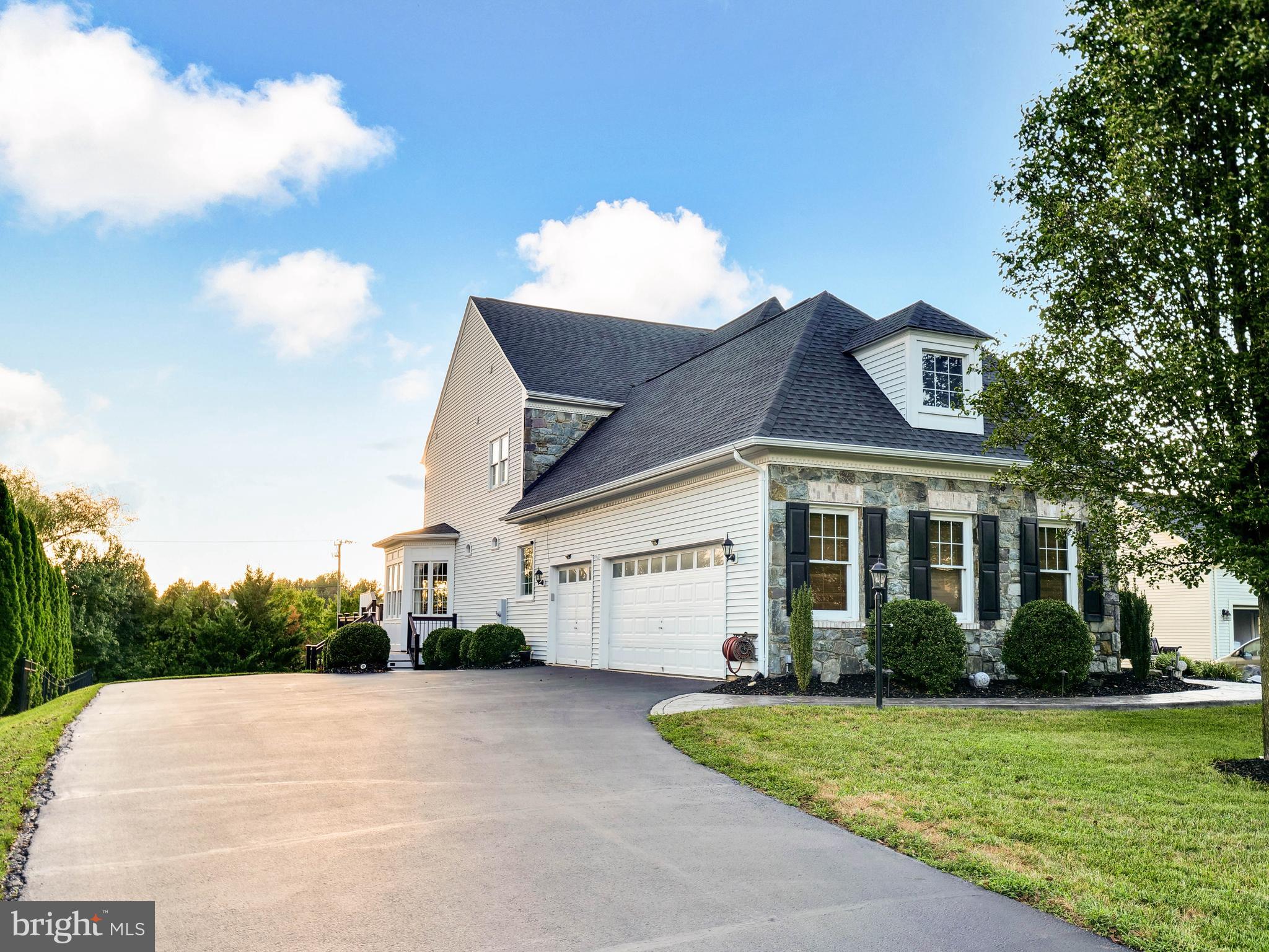 VILLAGE OF WAXPOOL - Residential