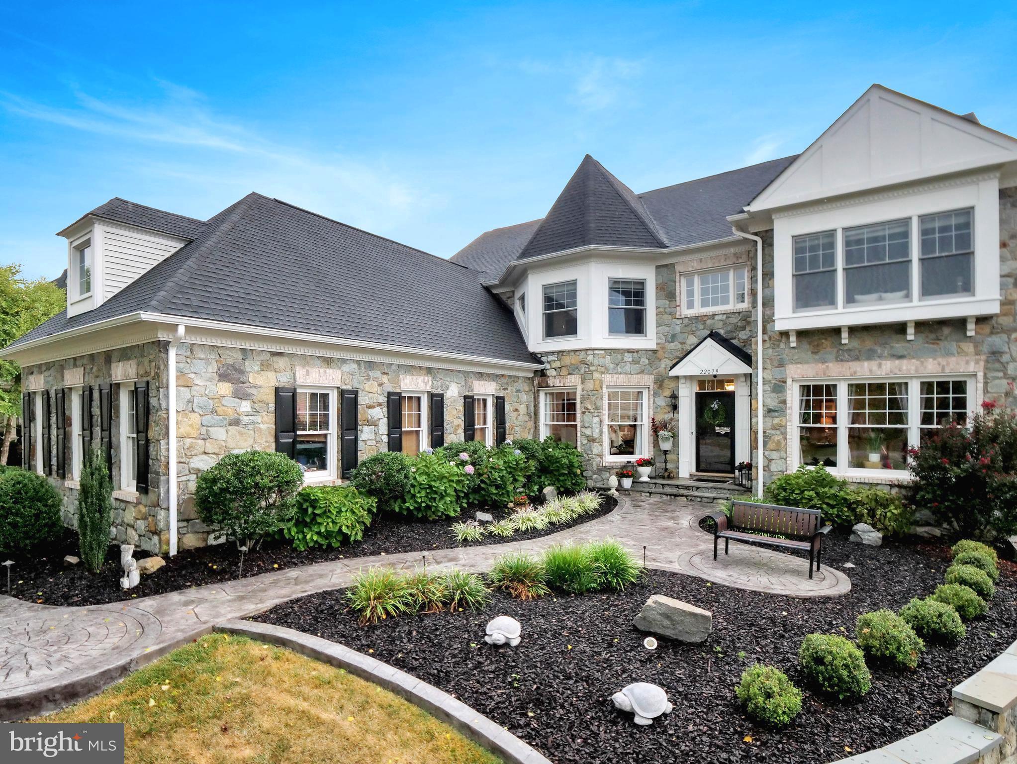 VILLAGE OF WAXPOOL - Residential