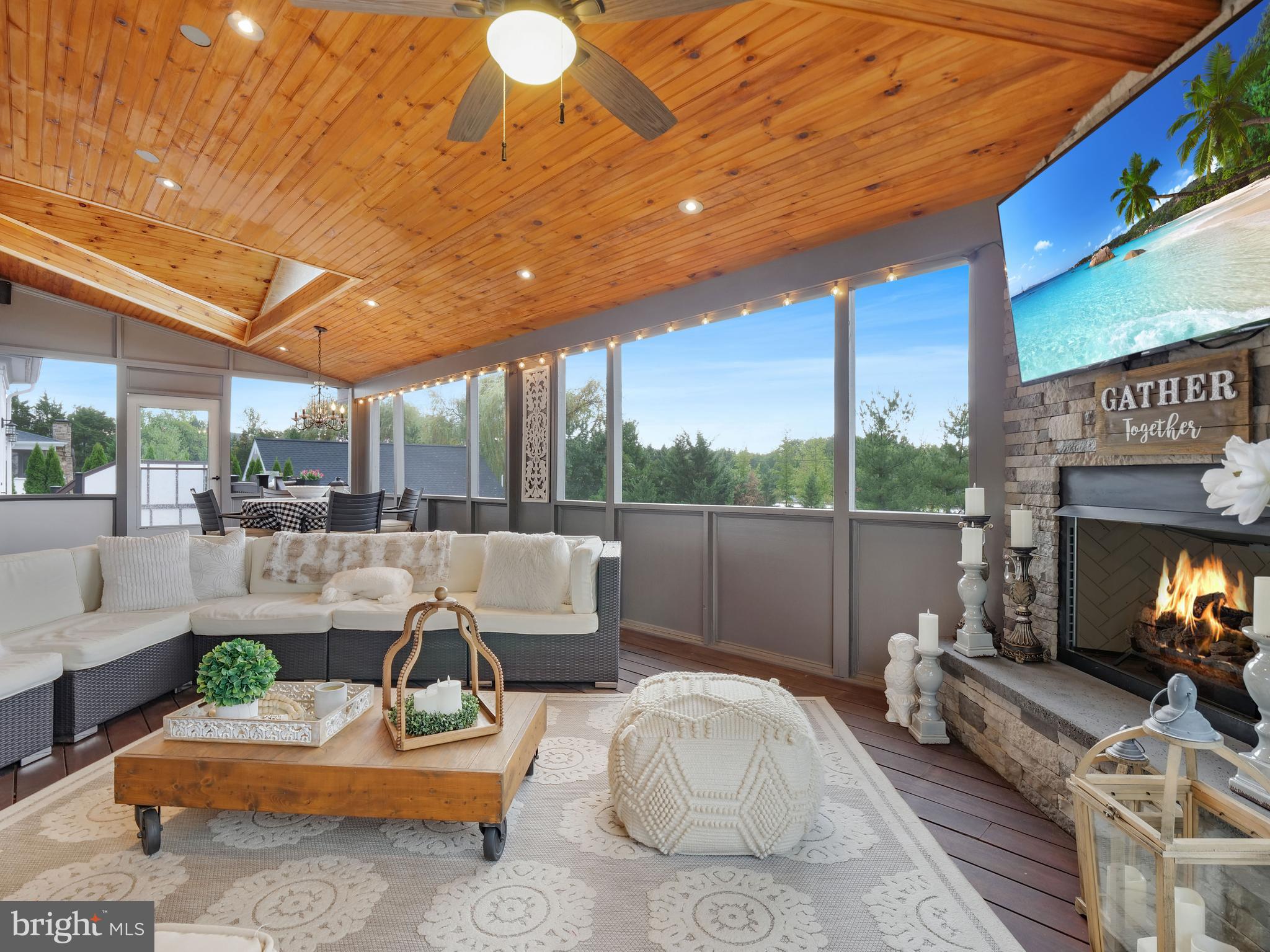 VILLAGE OF WAXPOOL - Residential