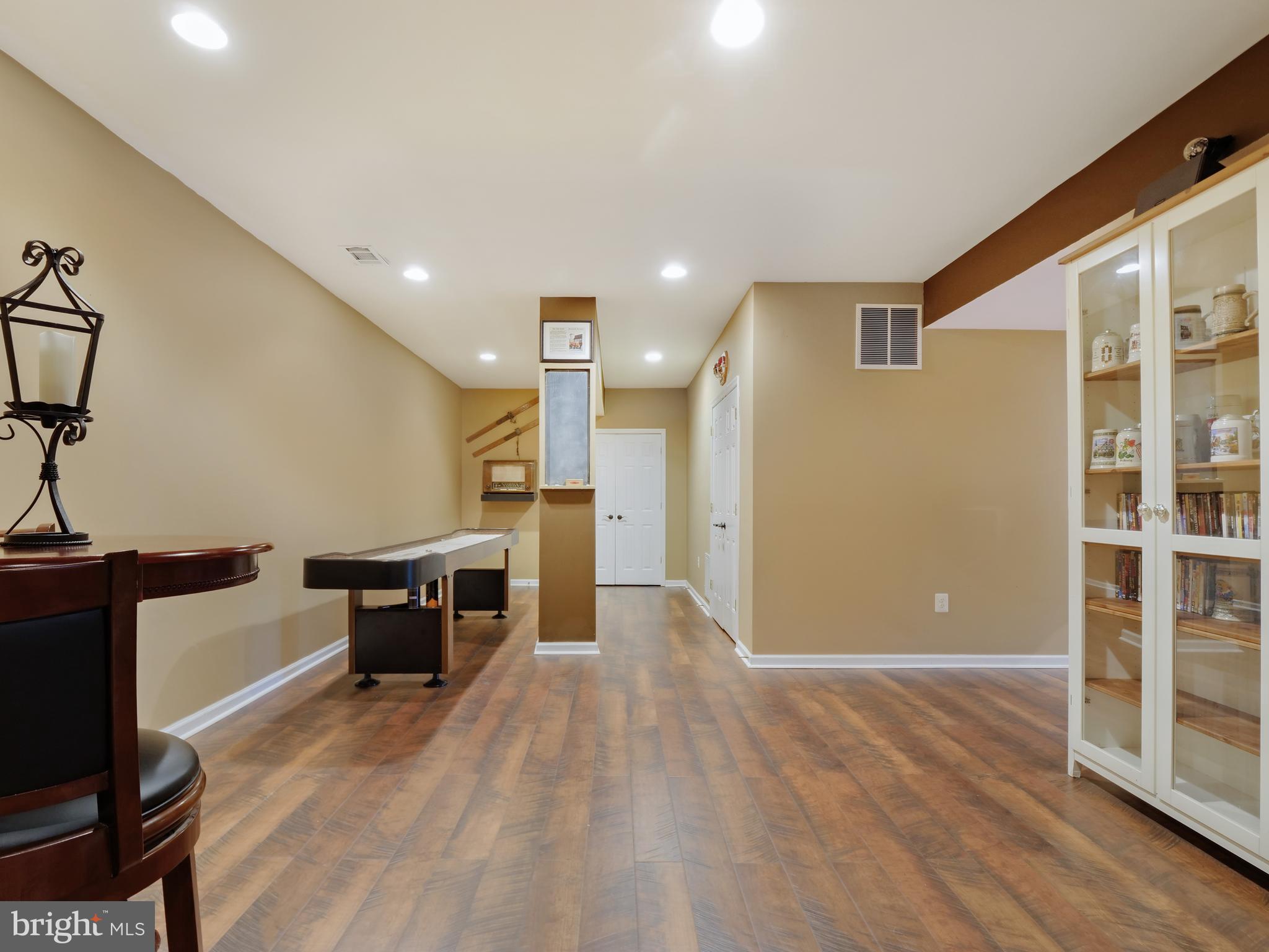 VILLAGE OF WAXPOOL - Residential