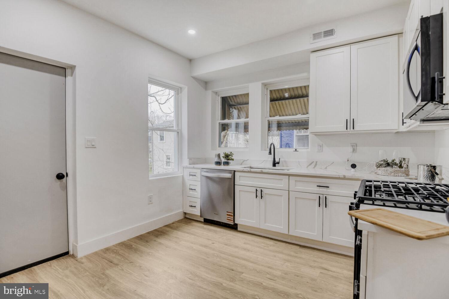 LAURAVILLE HISTORIC DISTRICT - Residential