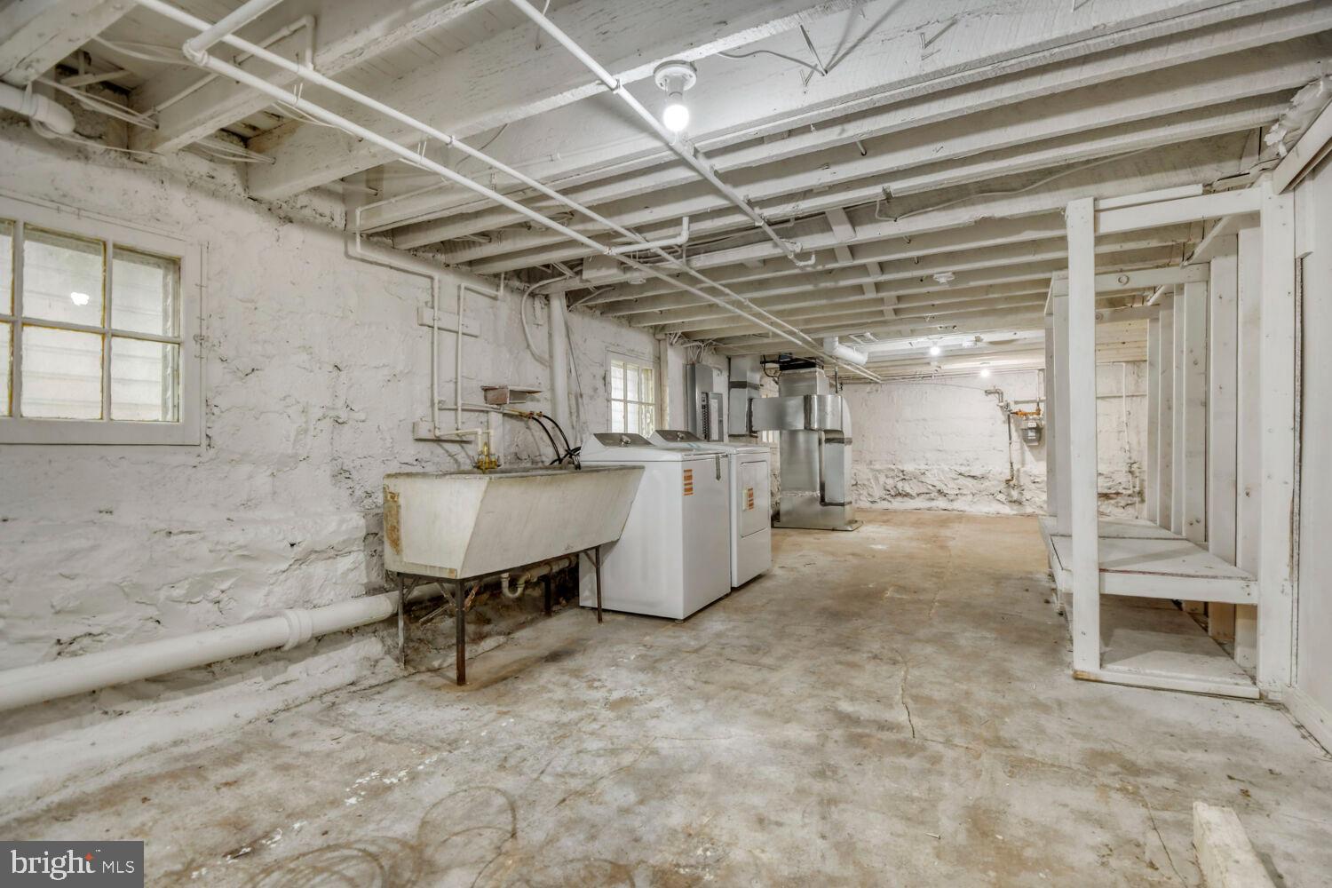 LAURAVILLE HISTORIC DISTRICT - Residential