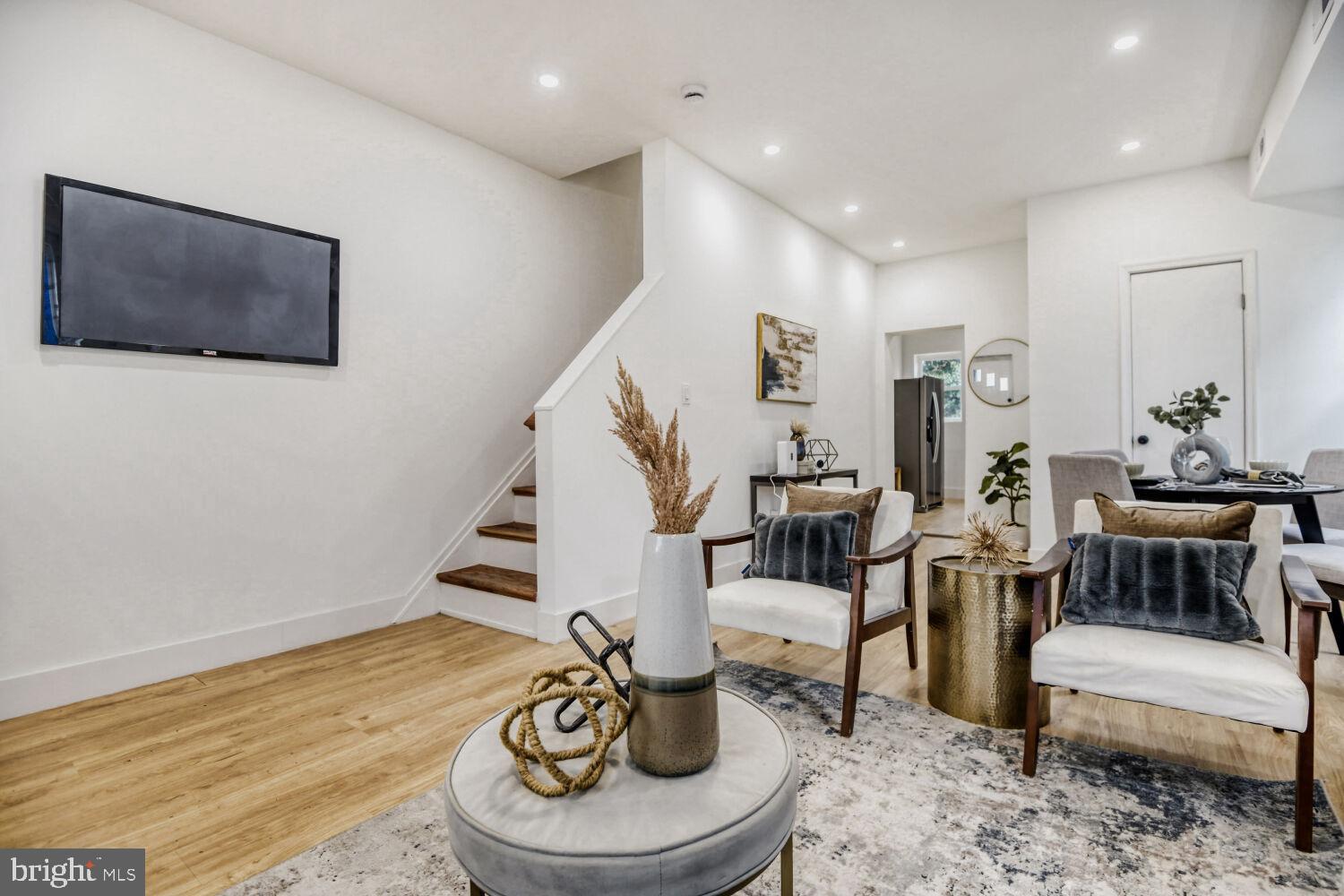 LAURAVILLE HISTORIC DISTRICT - Residential