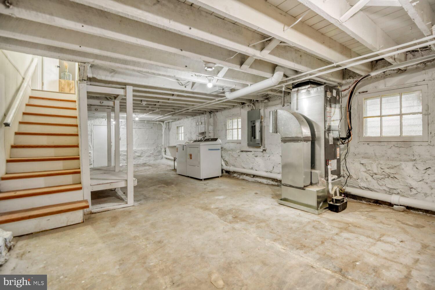 LAURAVILLE HISTORIC DISTRICT - Residential