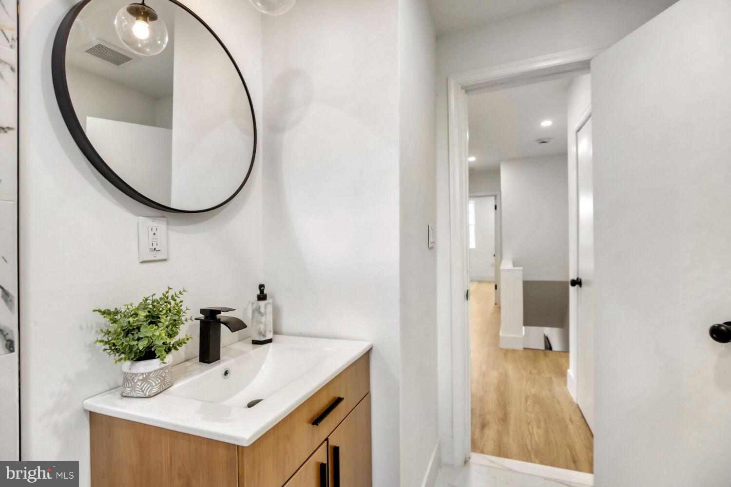 LAURAVILLE HISTORIC DISTRICT - Residential